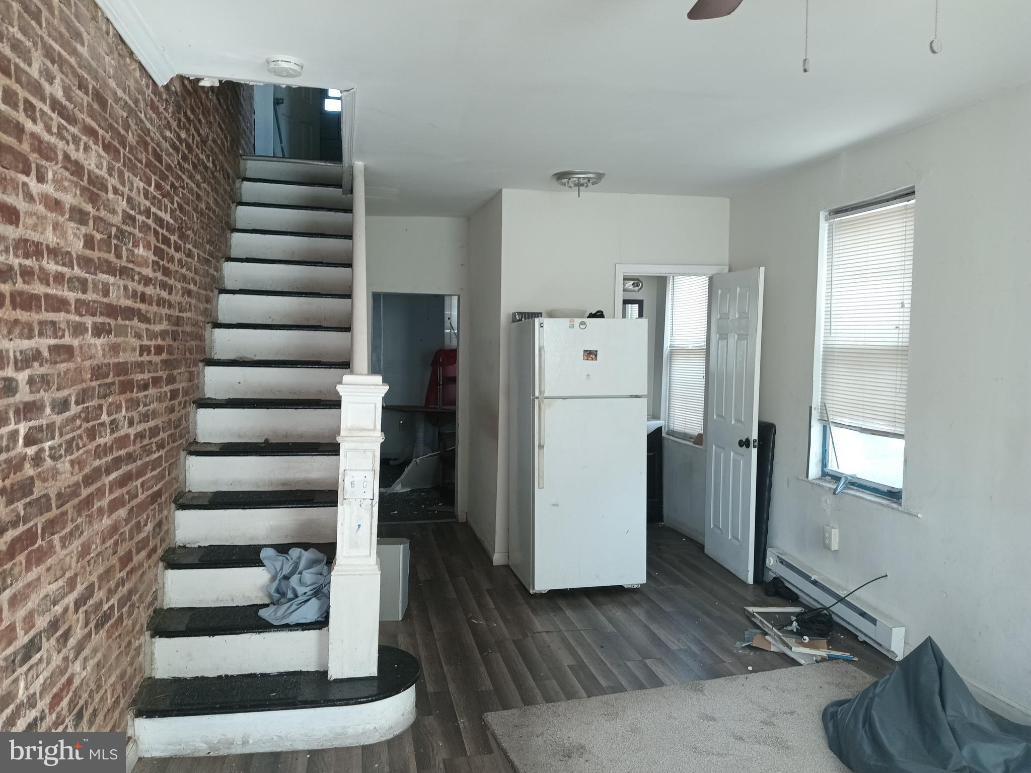 BROADWAY EAST - Residential