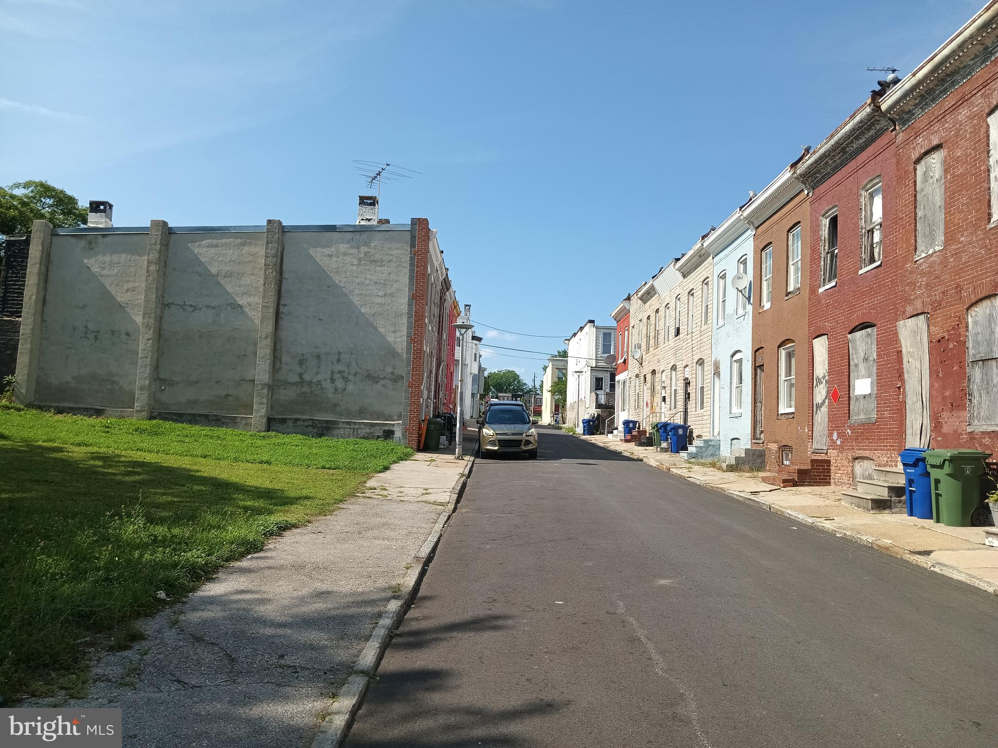 BROADWAY EAST - Residential