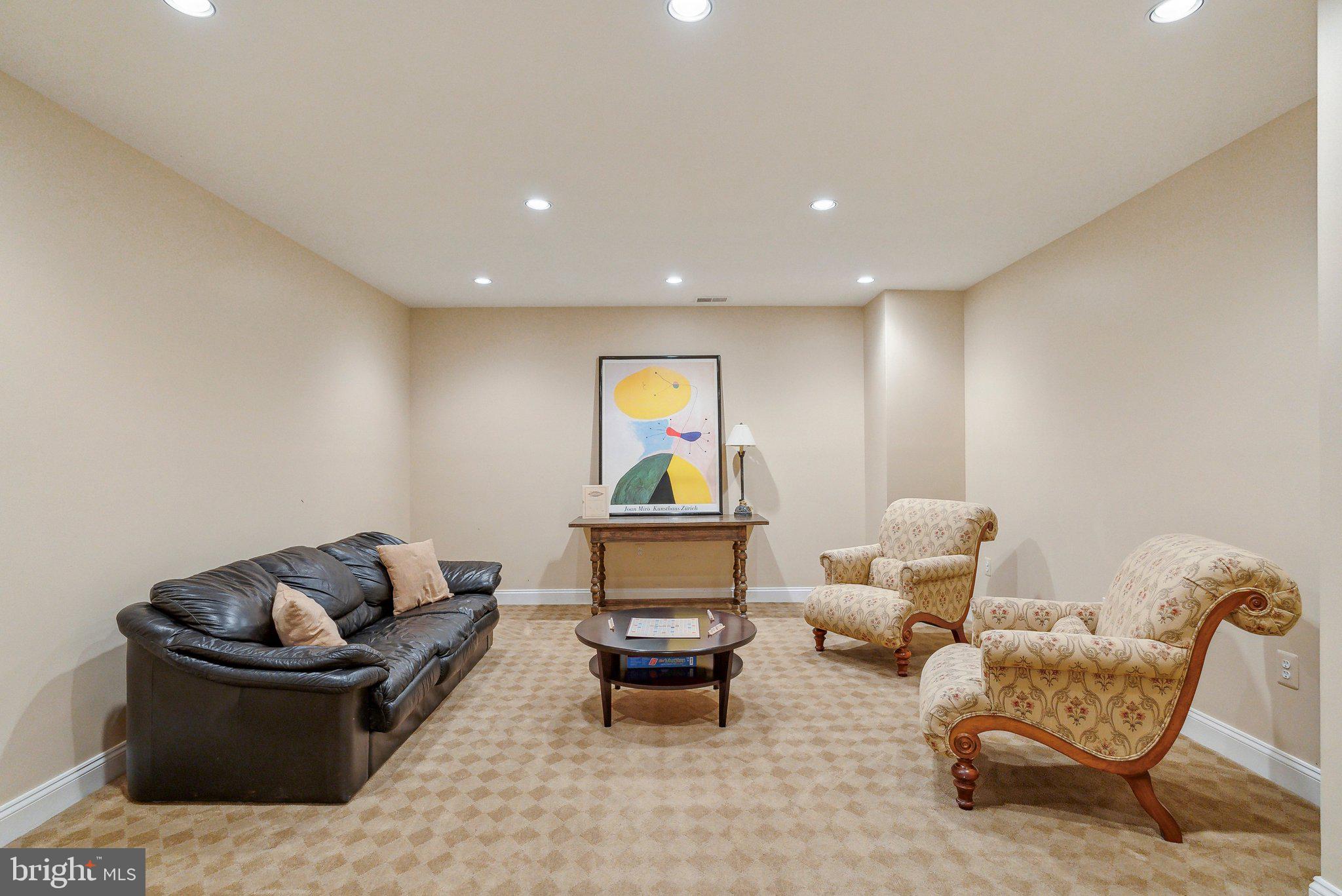 POTOMAC REGENCY - Residential