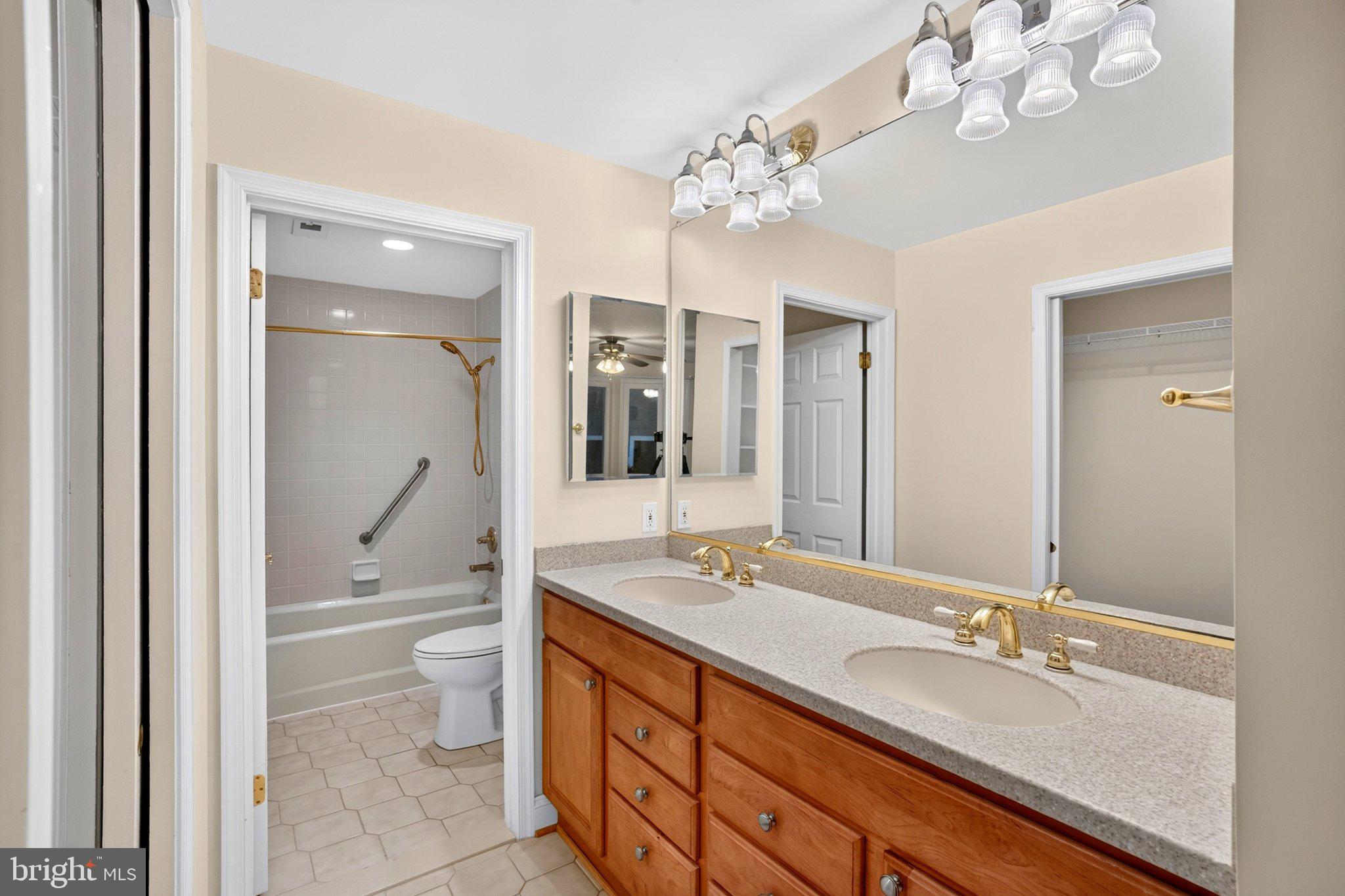 OYSTER COVE - Residential