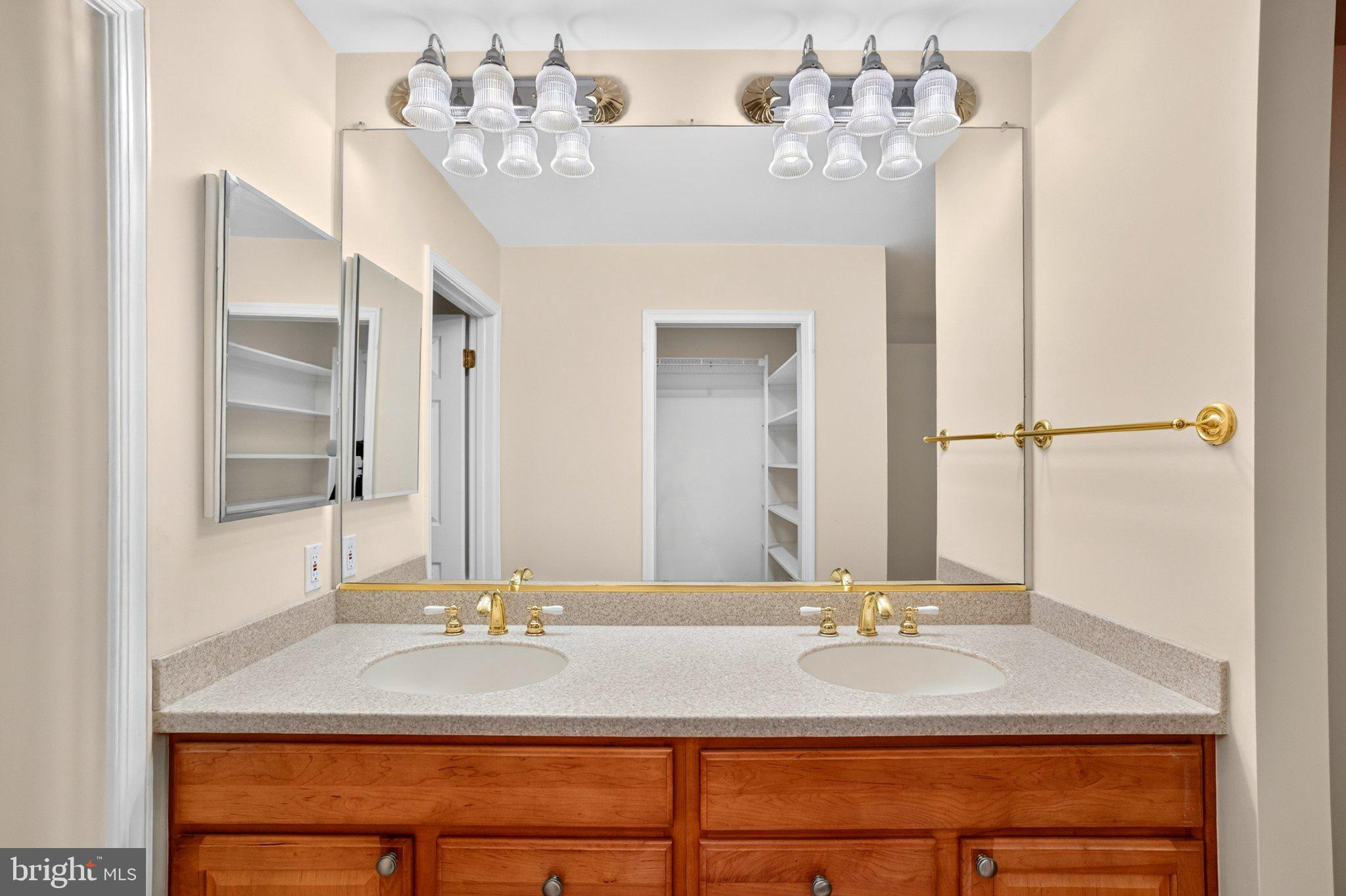 OYSTER COVE - Residential