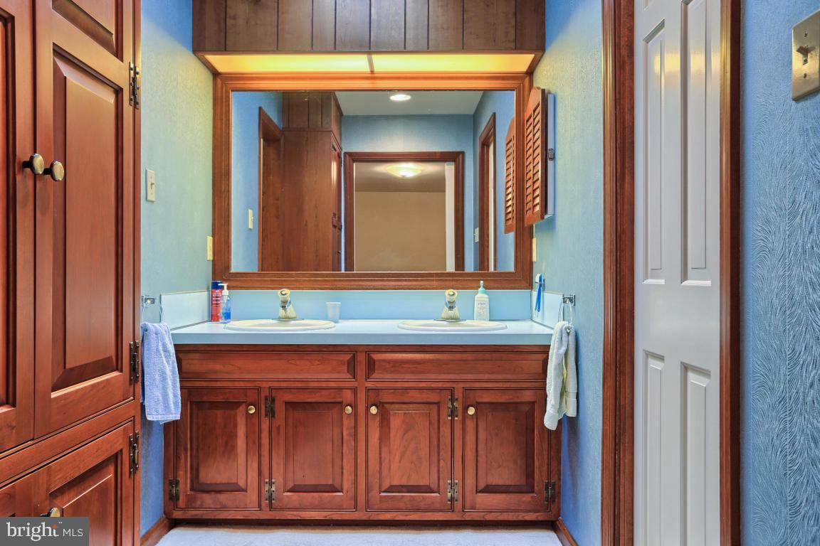 SCHOOL LANE HILLS - Residential