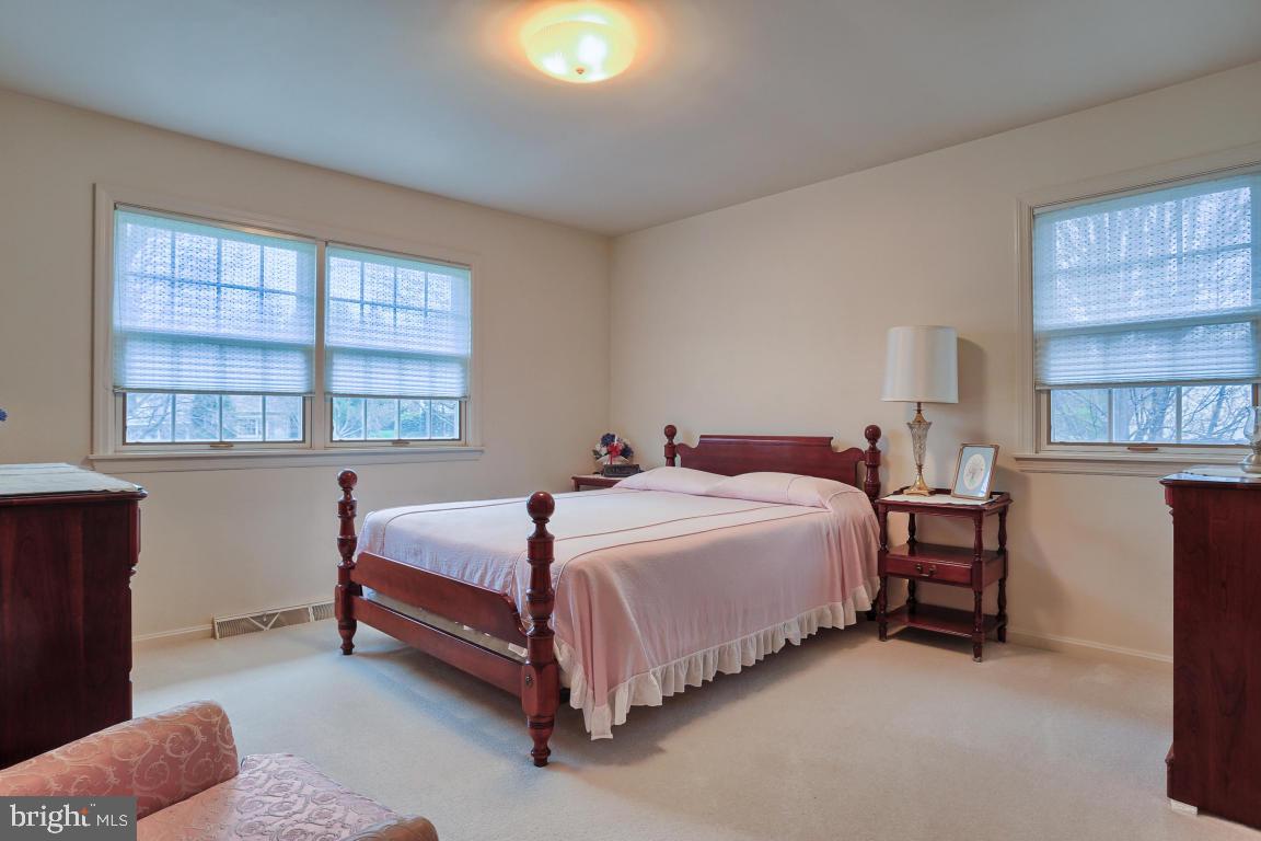SCHOOL LANE HILLS - Residential