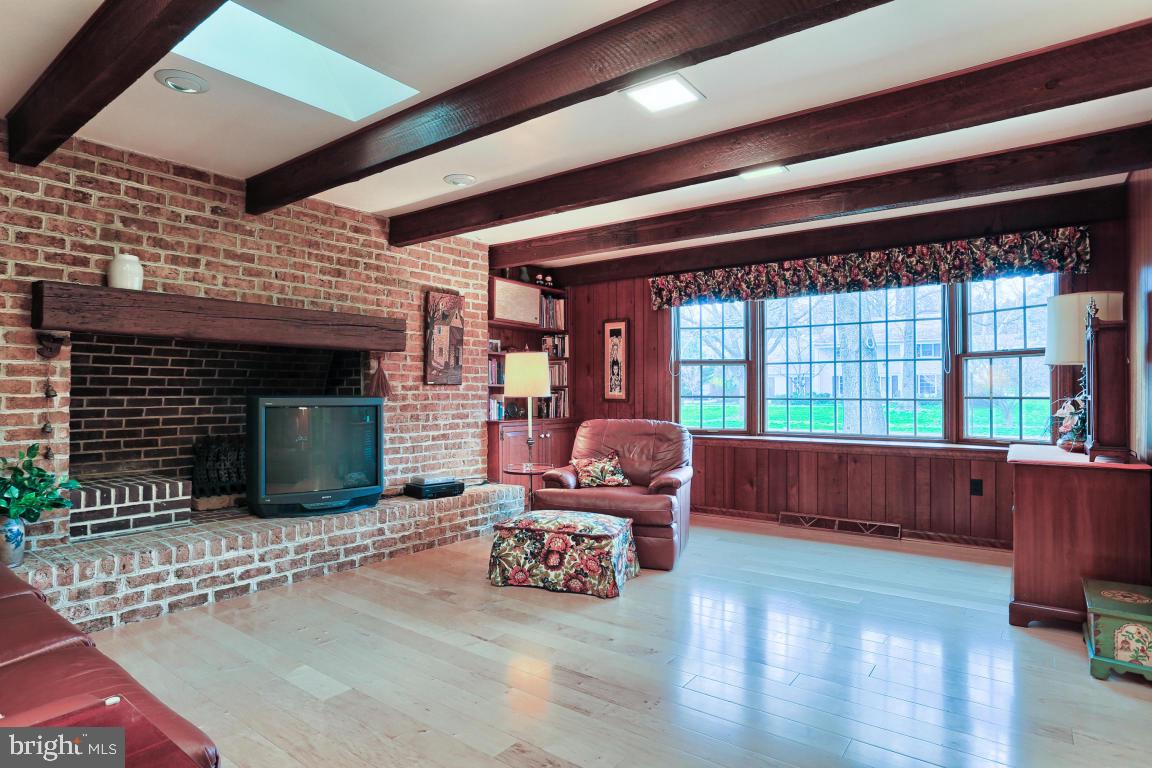 SCHOOL LANE HILLS - Residential