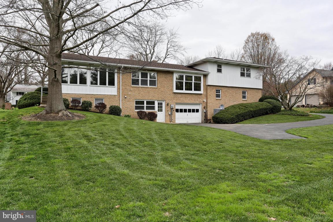 SCHOOL LANE HILLS - Residential