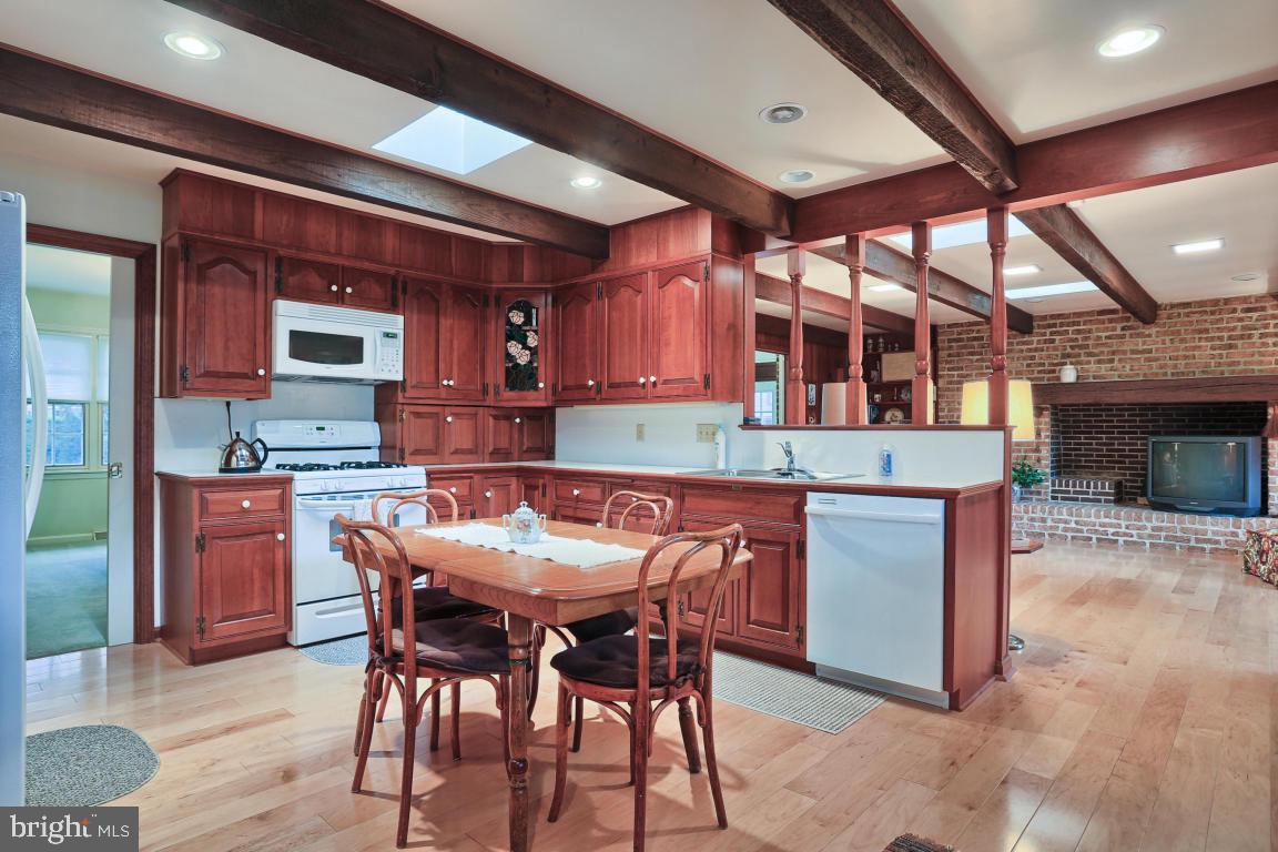 SCHOOL LANE HILLS - Residential