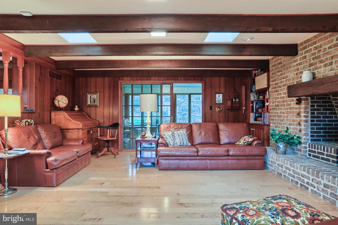 SCHOOL LANE HILLS - Residential