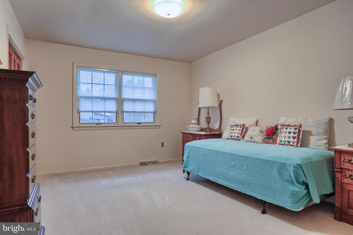 SCHOOL LANE HILLS - Residential