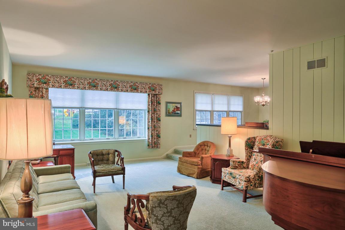 SCHOOL LANE HILLS - Residential