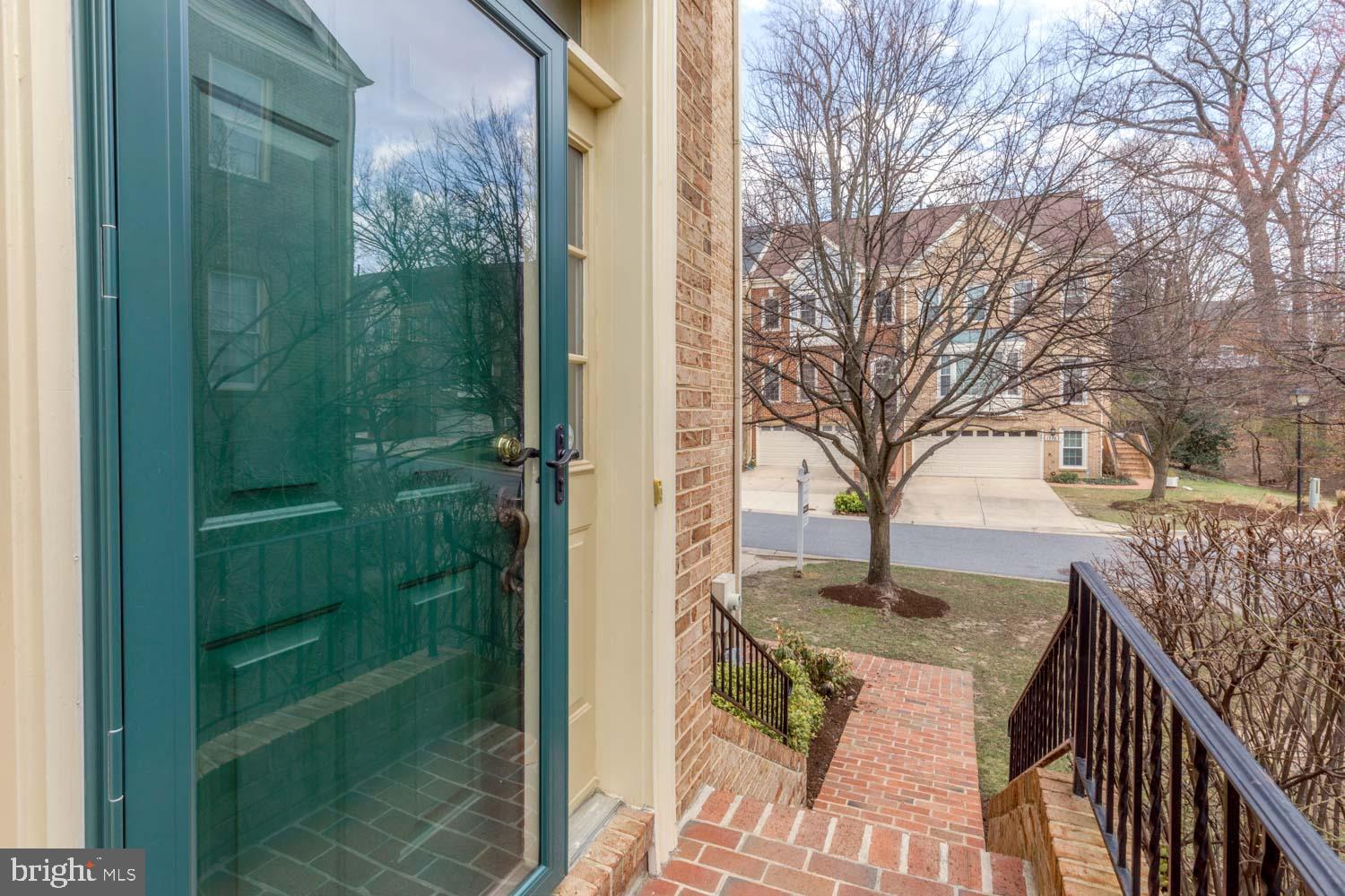 WOODSIDE - Residential