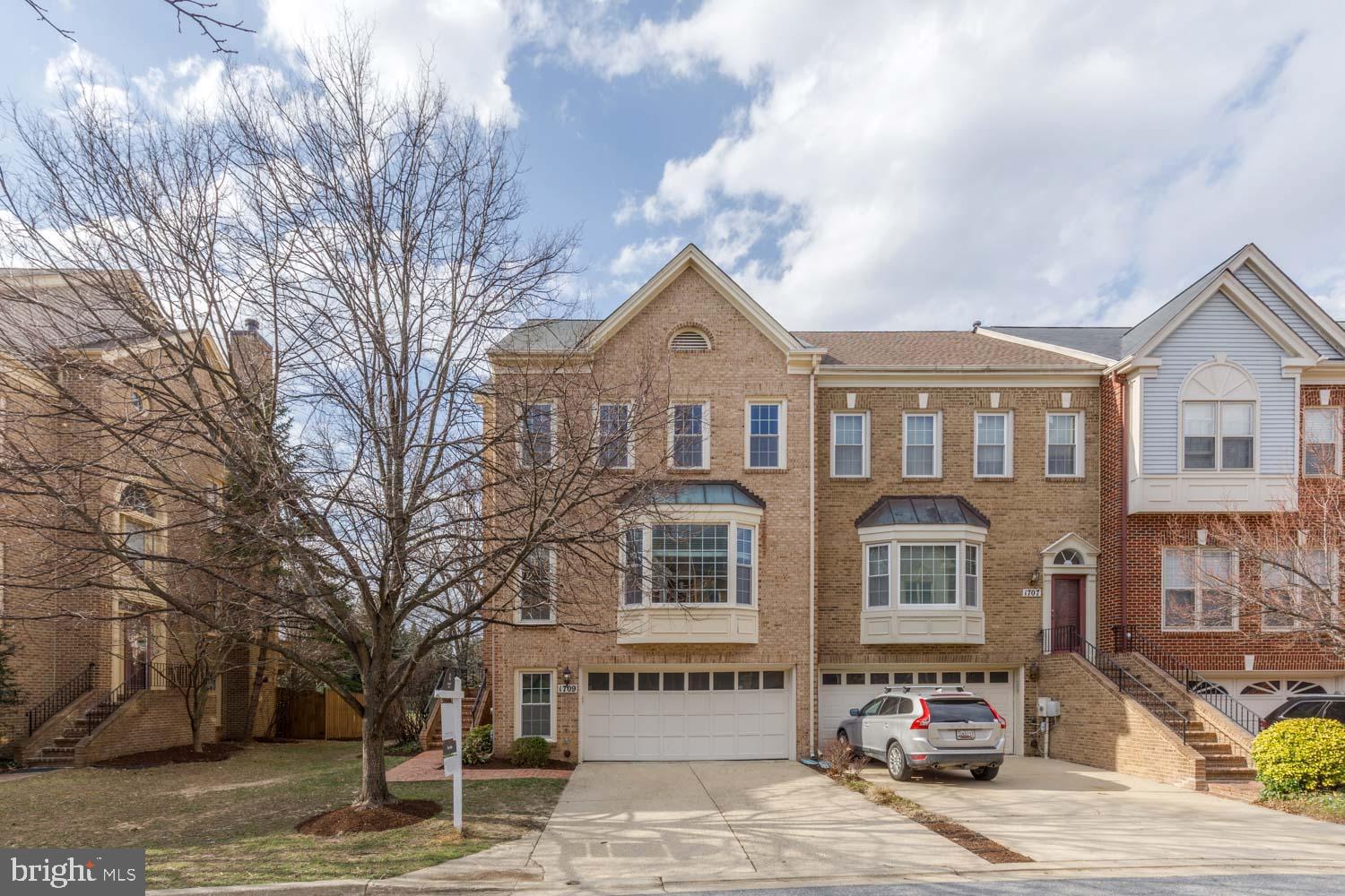 WOODSIDE - Residential
