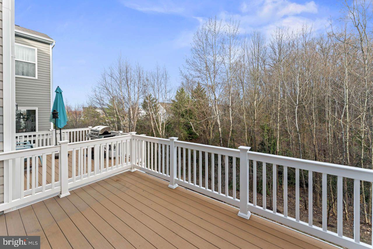 CHERRY HILL CROSSING CONDOMINIUM - Residential Lease