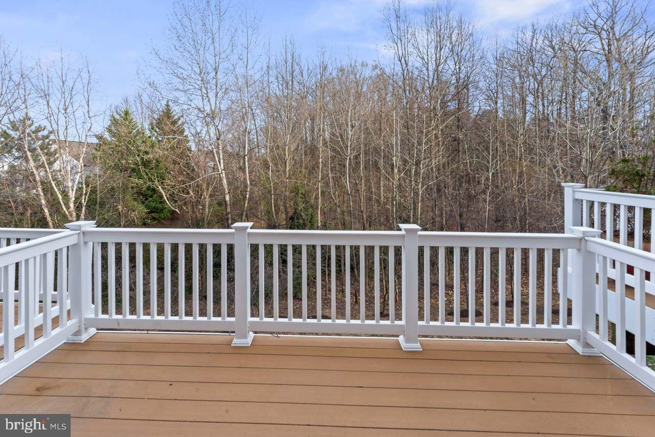 CHERRY HILL CROSSING CONDOMINIUM - Residential Lease