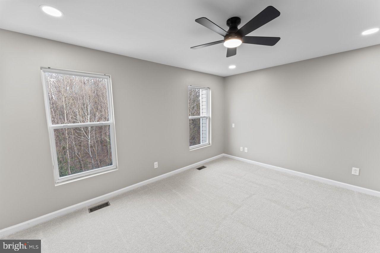 CHERRY HILL CROSSING CONDOMINIUM - Residential Lease