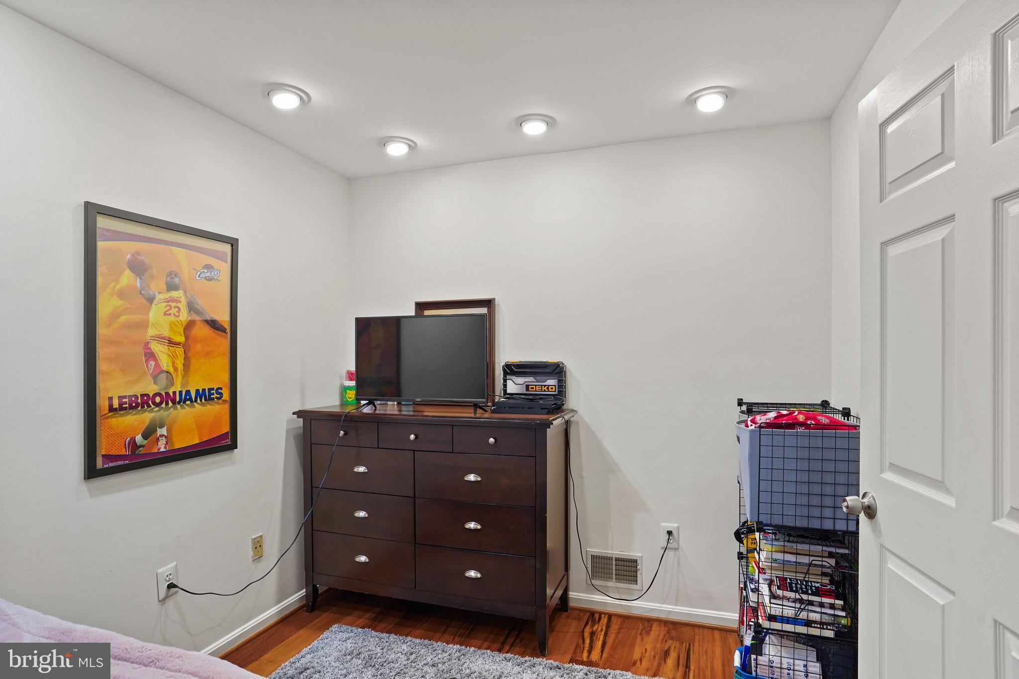 CHANCERY SQUARE - Residential Lease
