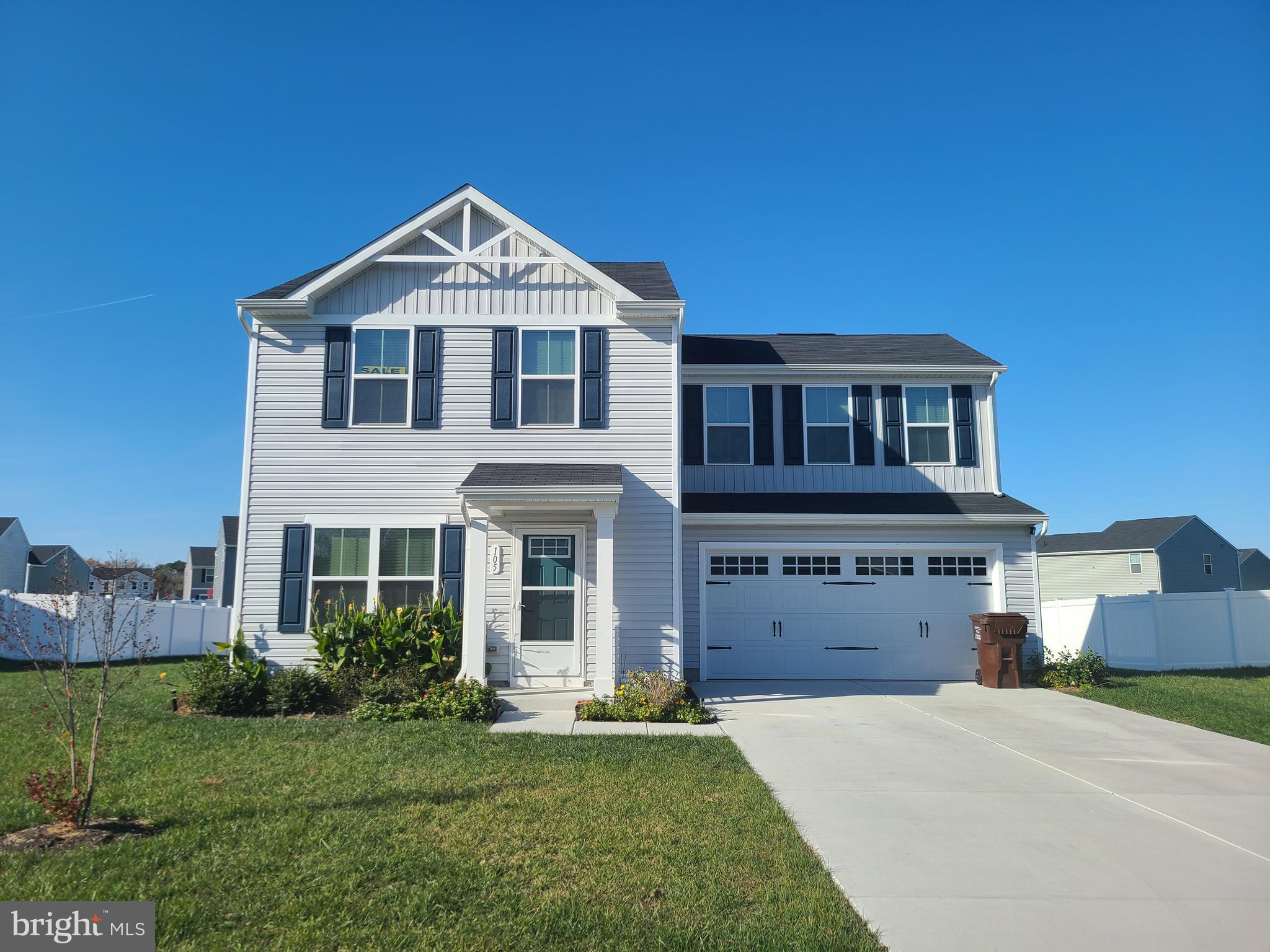Well kept home that's amost new. Home features include 3 bedrooms, 2 full baths, wood floors , carpet, washer,dryer,blinds, stainless steel appliances, and much more. Close to marina, restaurants, and shopping.