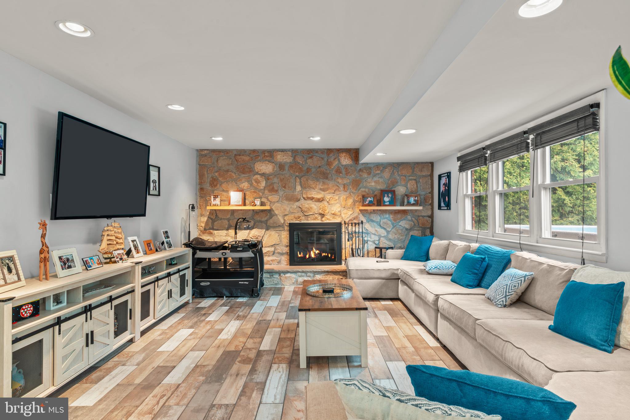 HUNTINGDON VALLEY - Residential
