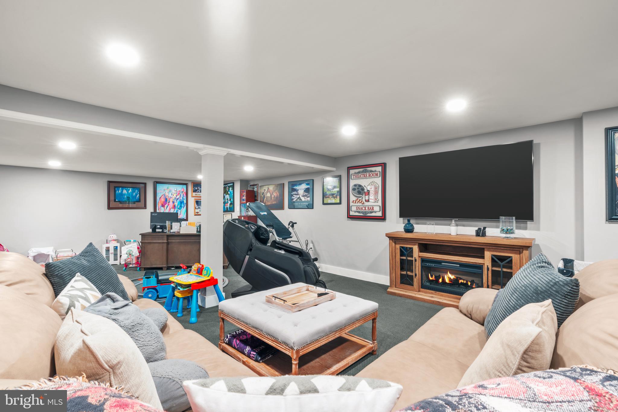 HUNTINGDON VALLEY - Residential