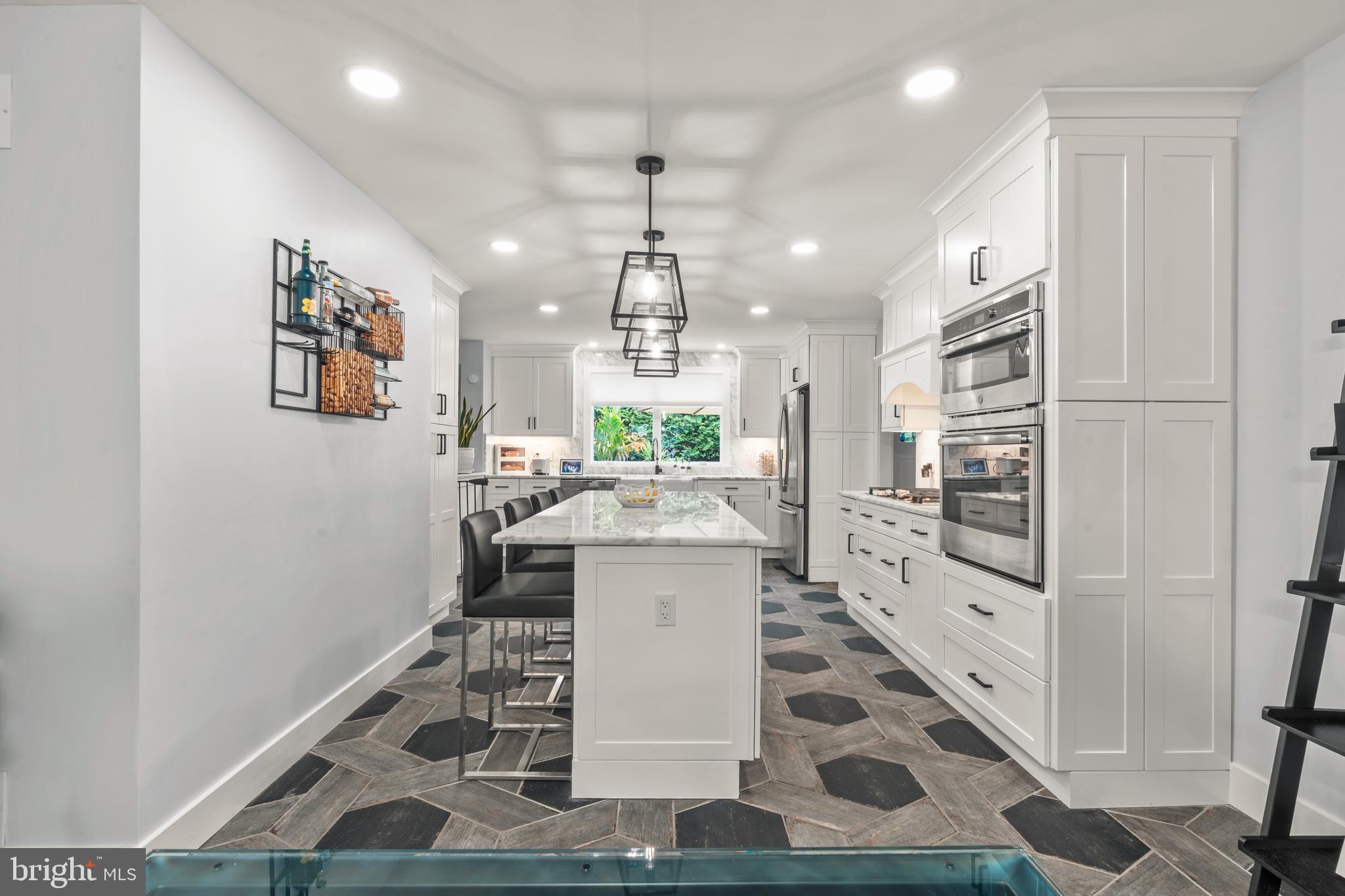 HUNTINGDON VALLEY - Residential