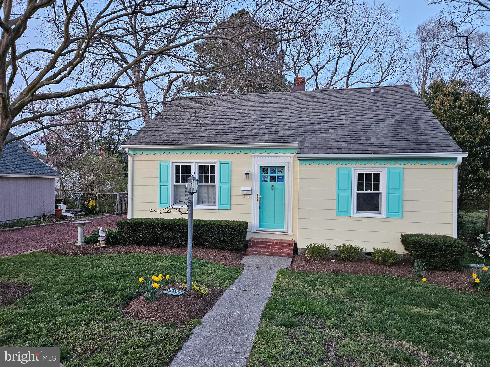 Charming 2 bedrooms & 1 bath Bungalow offers recent upgraded Kitchen including new appliances &  floors, Rear Sunroom/Den with new windows & flooring, remodeled  bath and beautiful Hardwood floors.
Spacious rear yard and large Rustic Barn . A must see to appreciate the charm