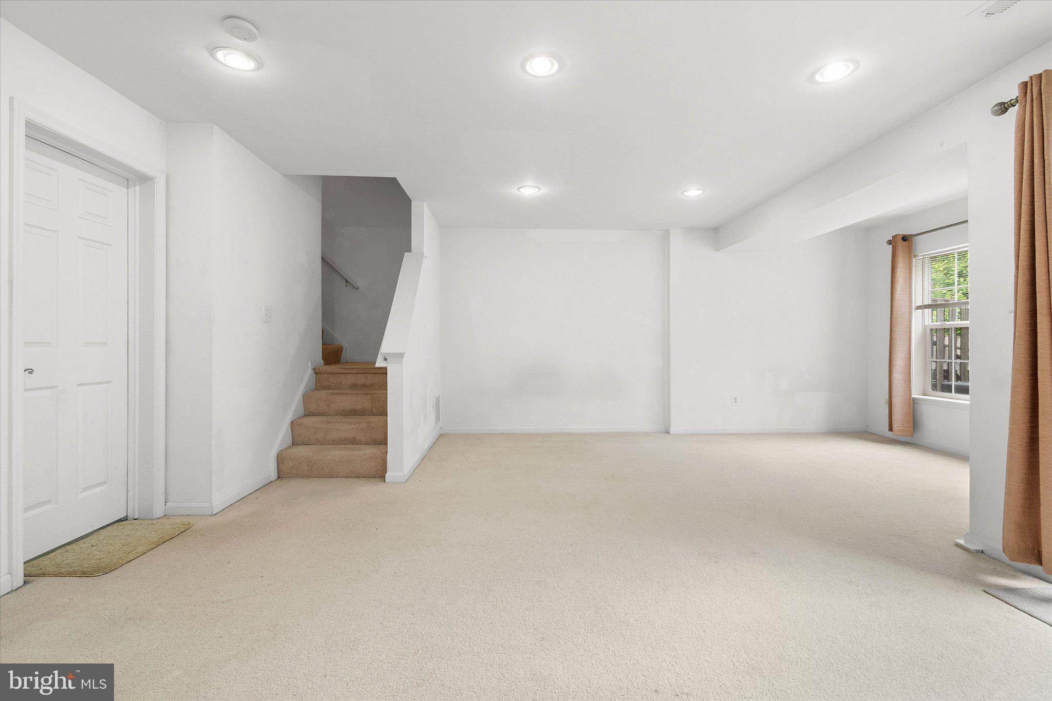 WELLINGTON/CLOVERHILL - Residential