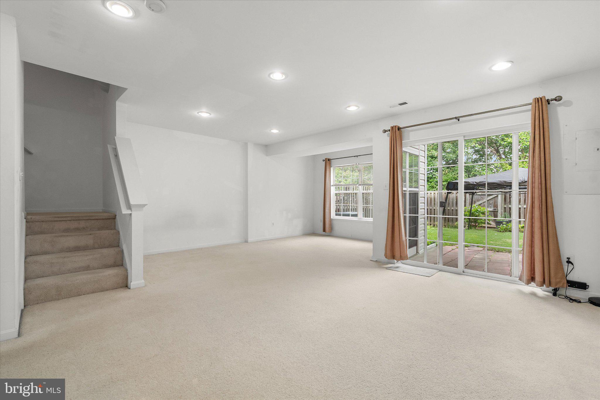 WELLINGTON/CLOVERHILL - Residential