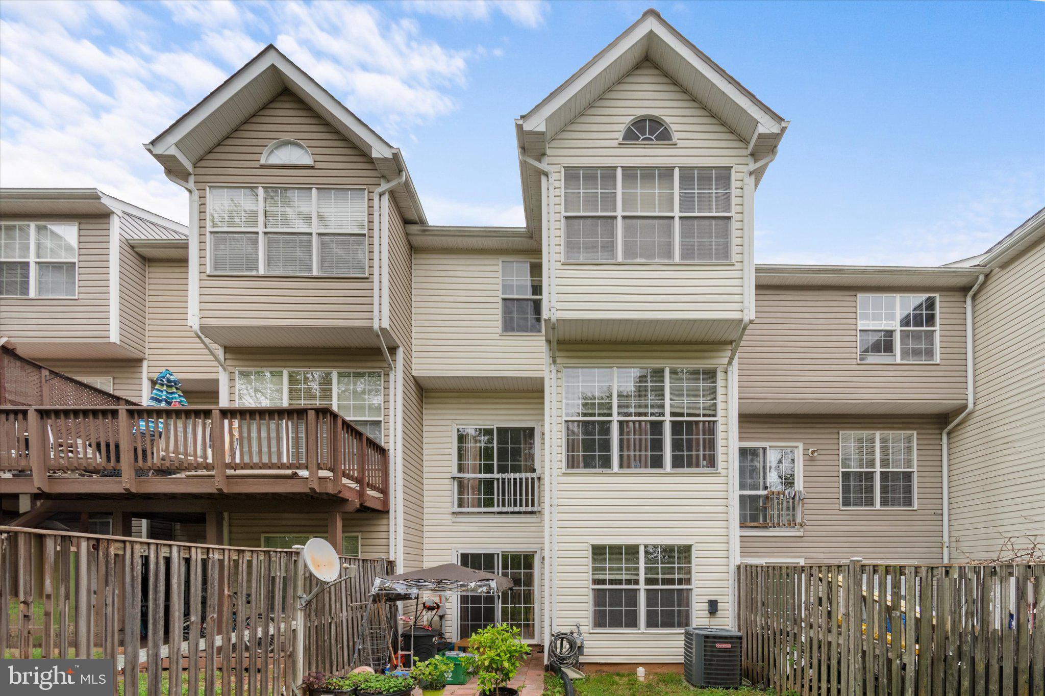 WELLINGTON/CLOVERHILL - Residential