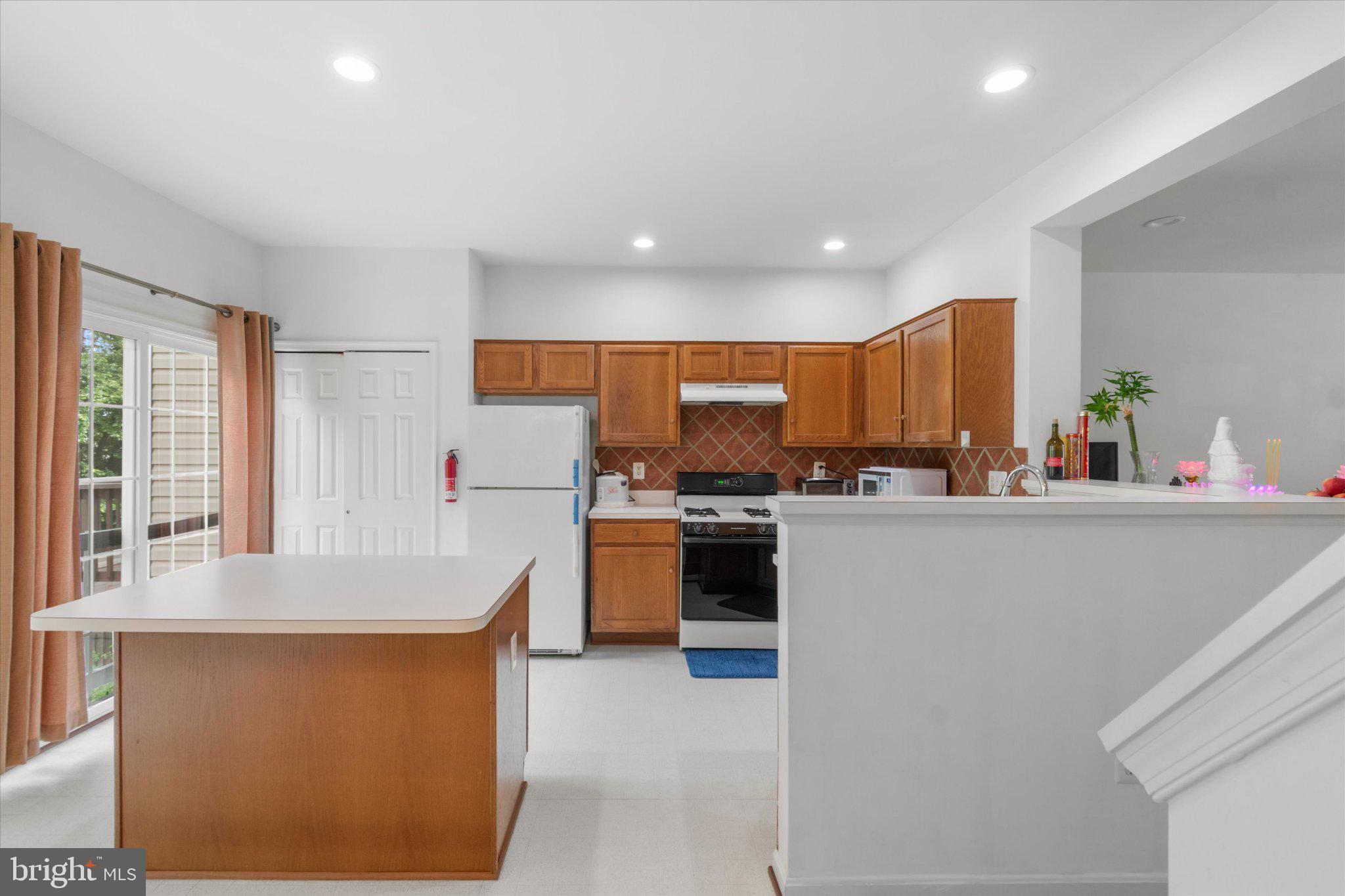 WELLINGTON/CLOVERHILL - Residential