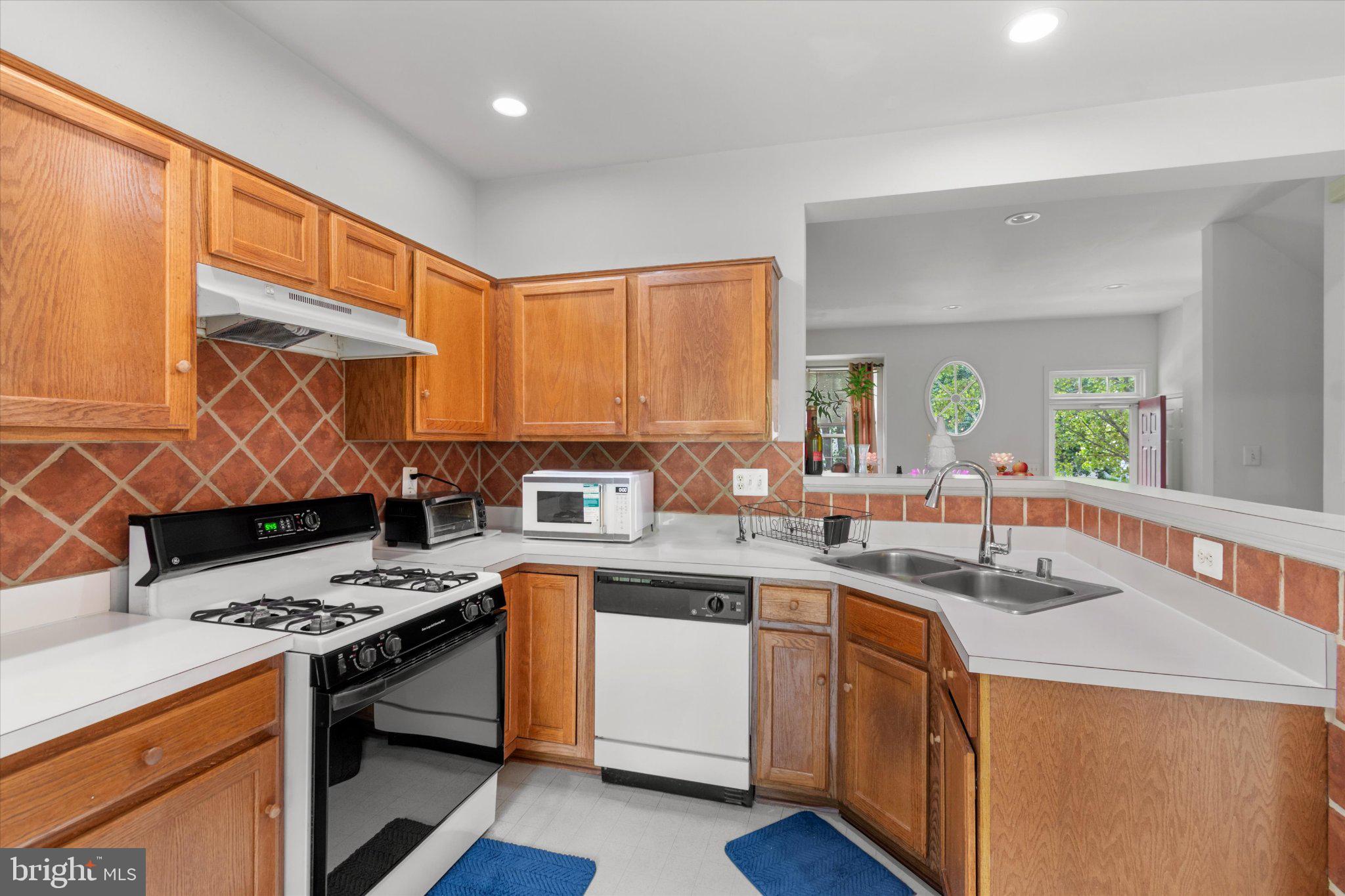 WELLINGTON/CLOVERHILL - Residential