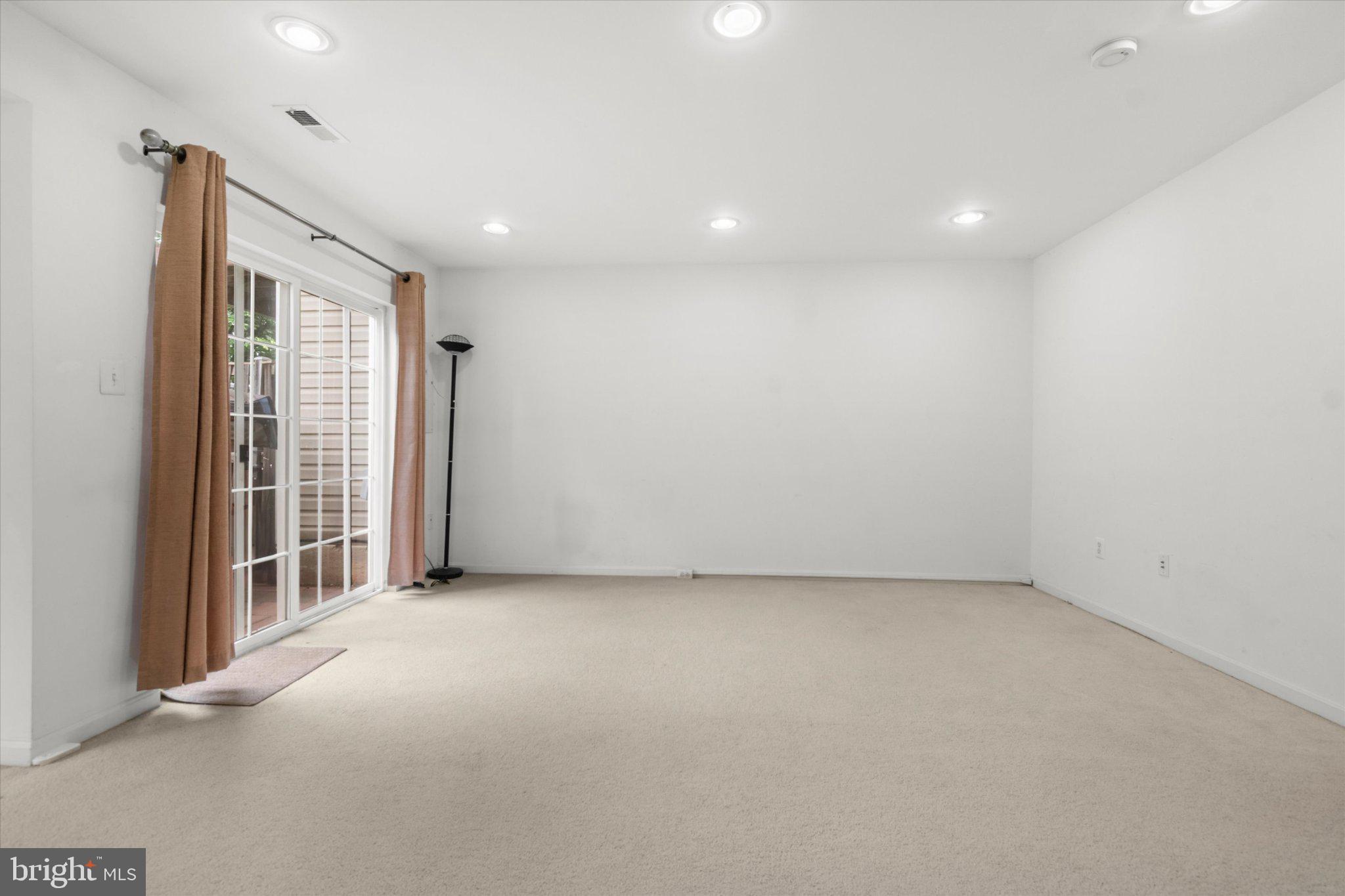 WELLINGTON/CLOVERHILL - Residential