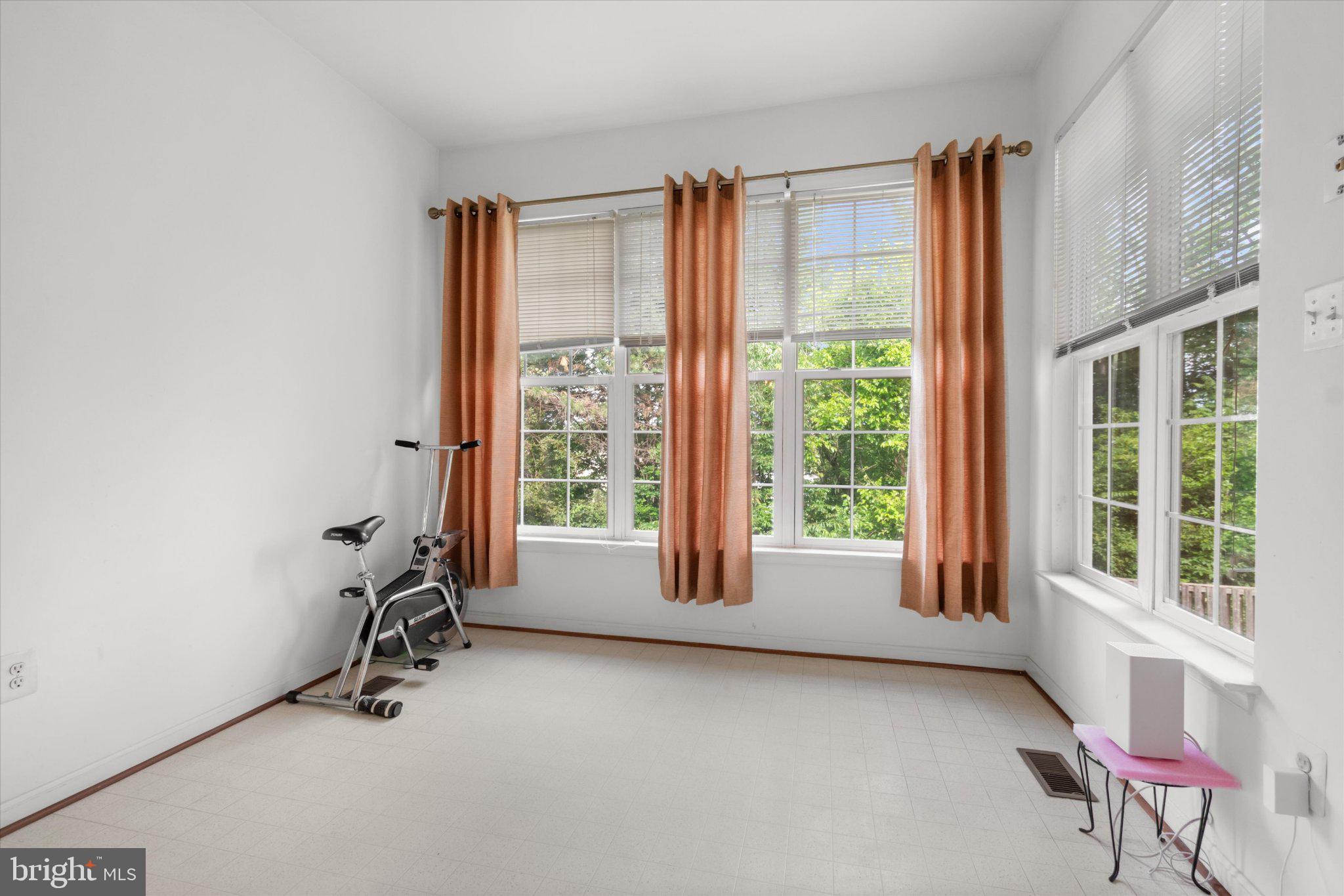 WELLINGTON/CLOVERHILL - Residential