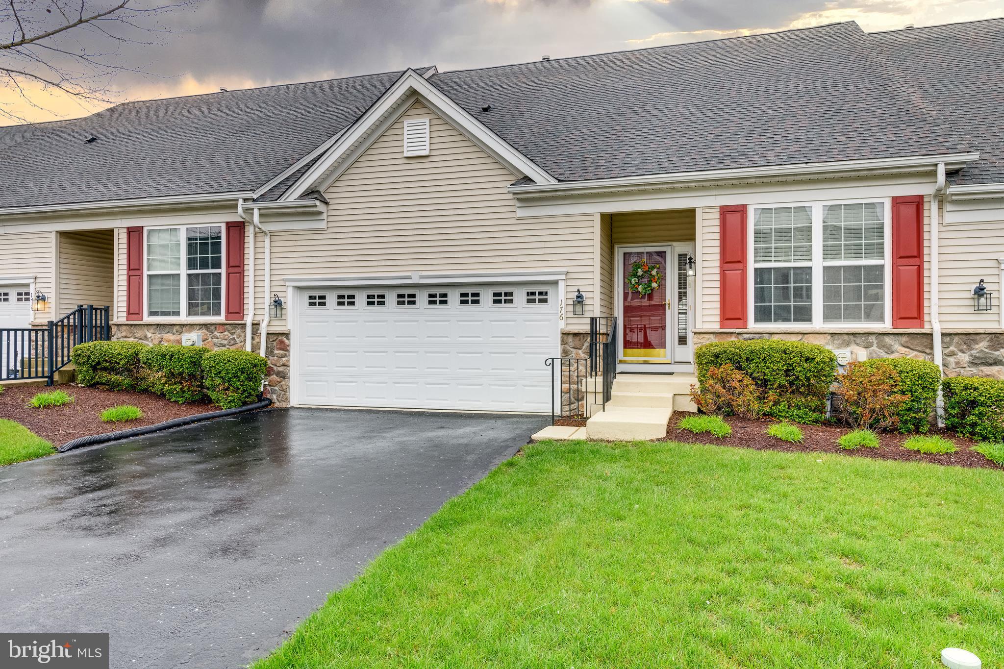 VILLAGES AT HILLVIEW - Residential