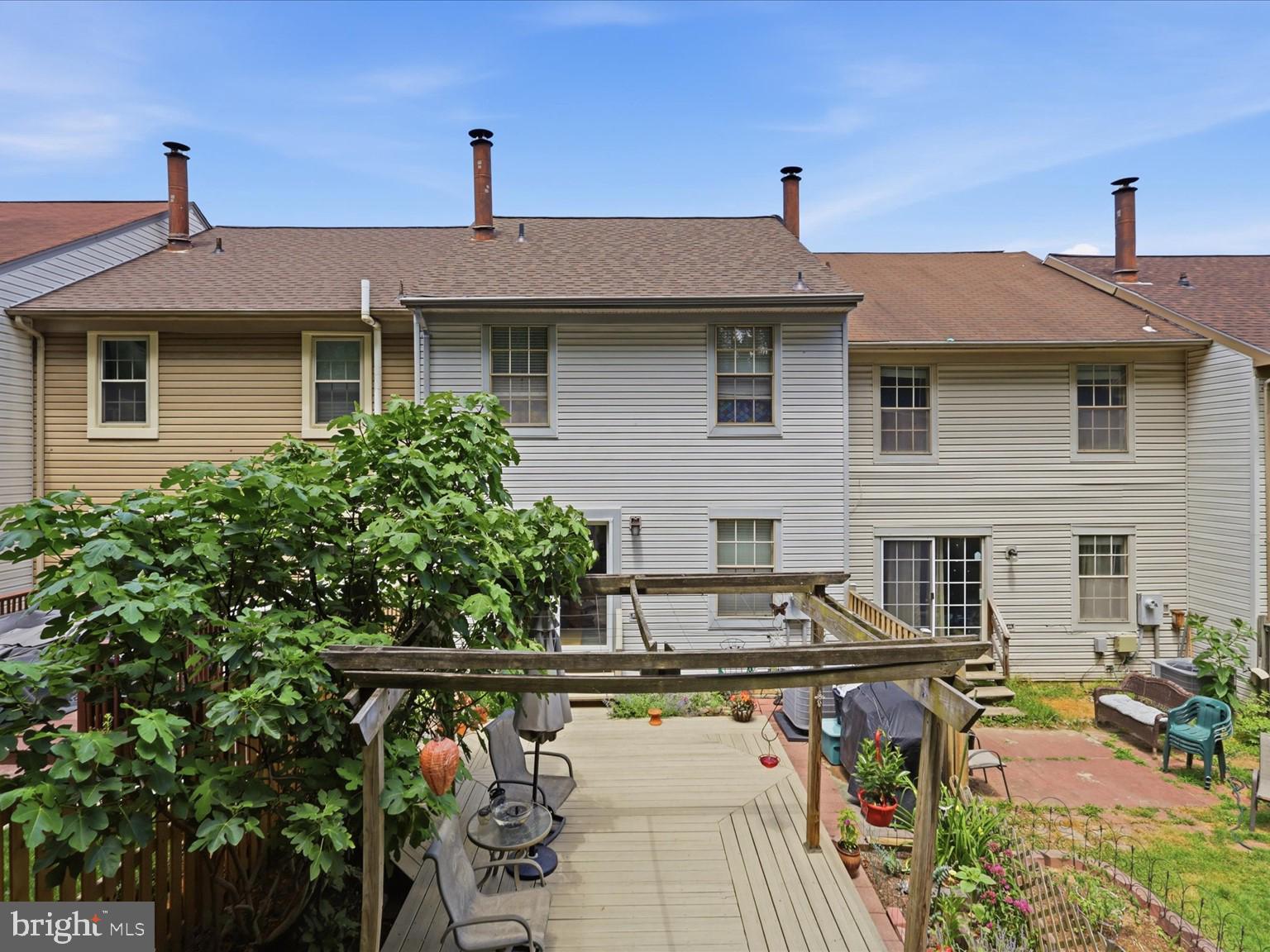 TOWNES OF BURKE - Residential