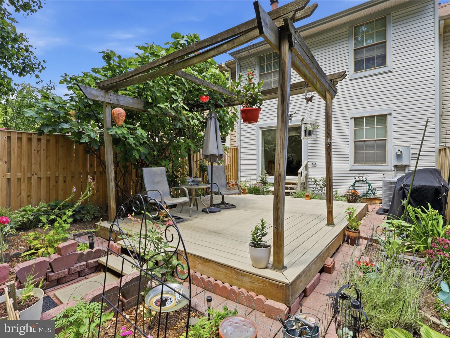 TOWNES OF BURKE - Residential