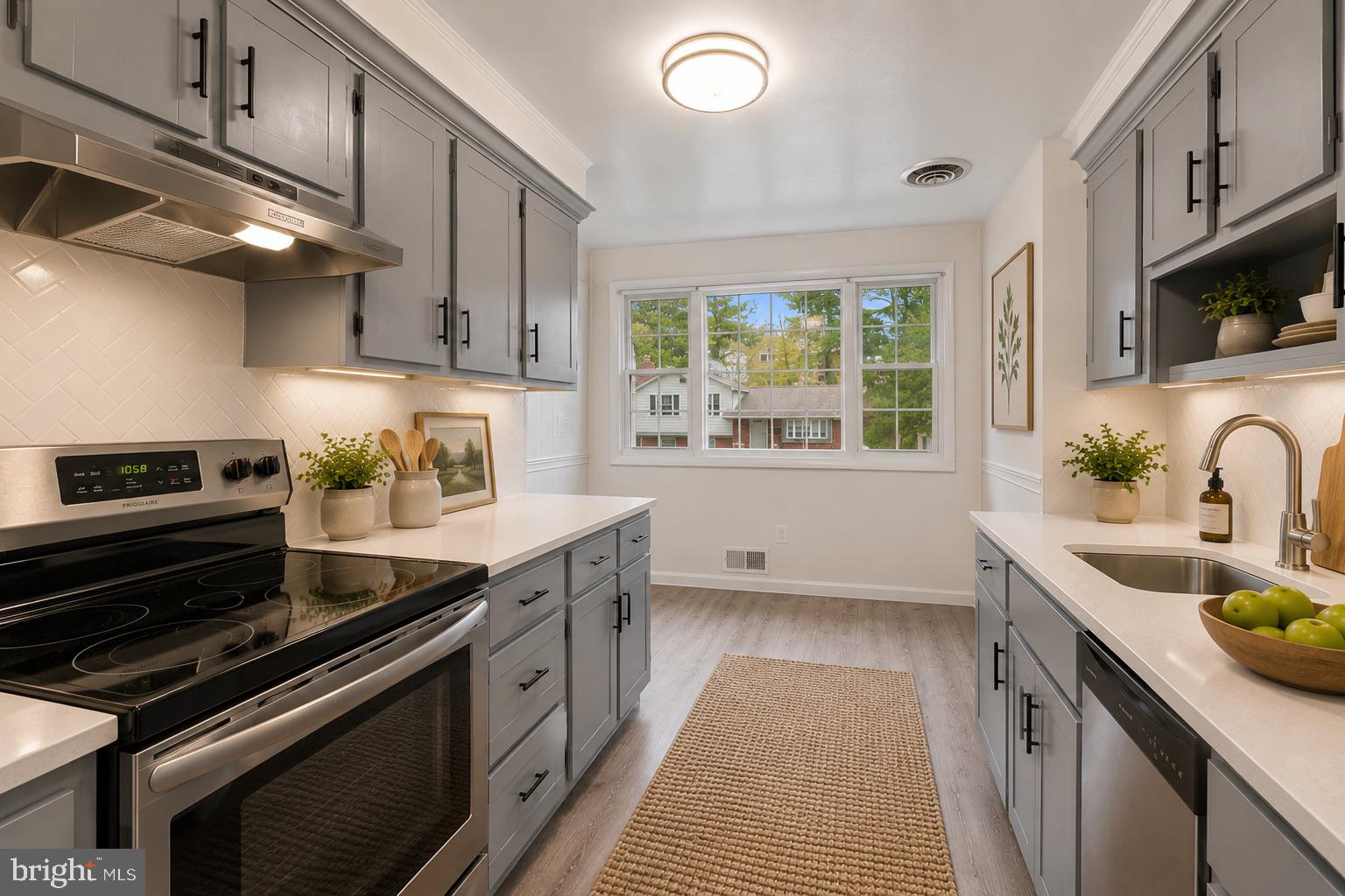 SUNNYSIDE - Residential