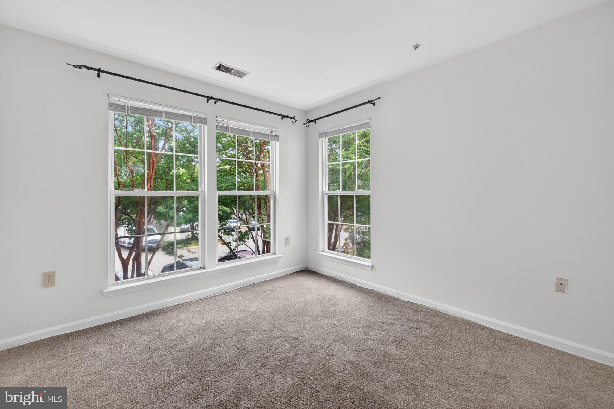 RUSSETT - Residential