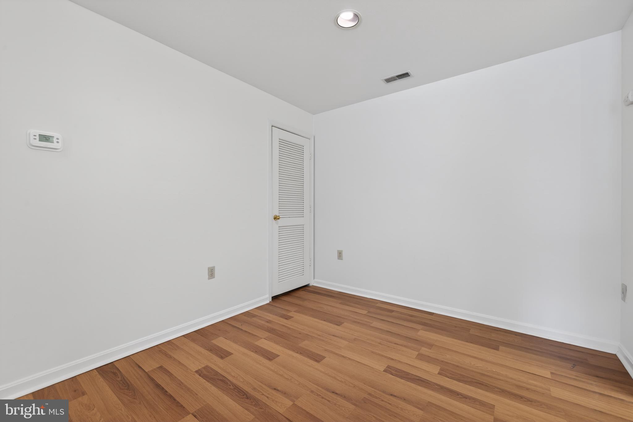 RUSSETT - Residential