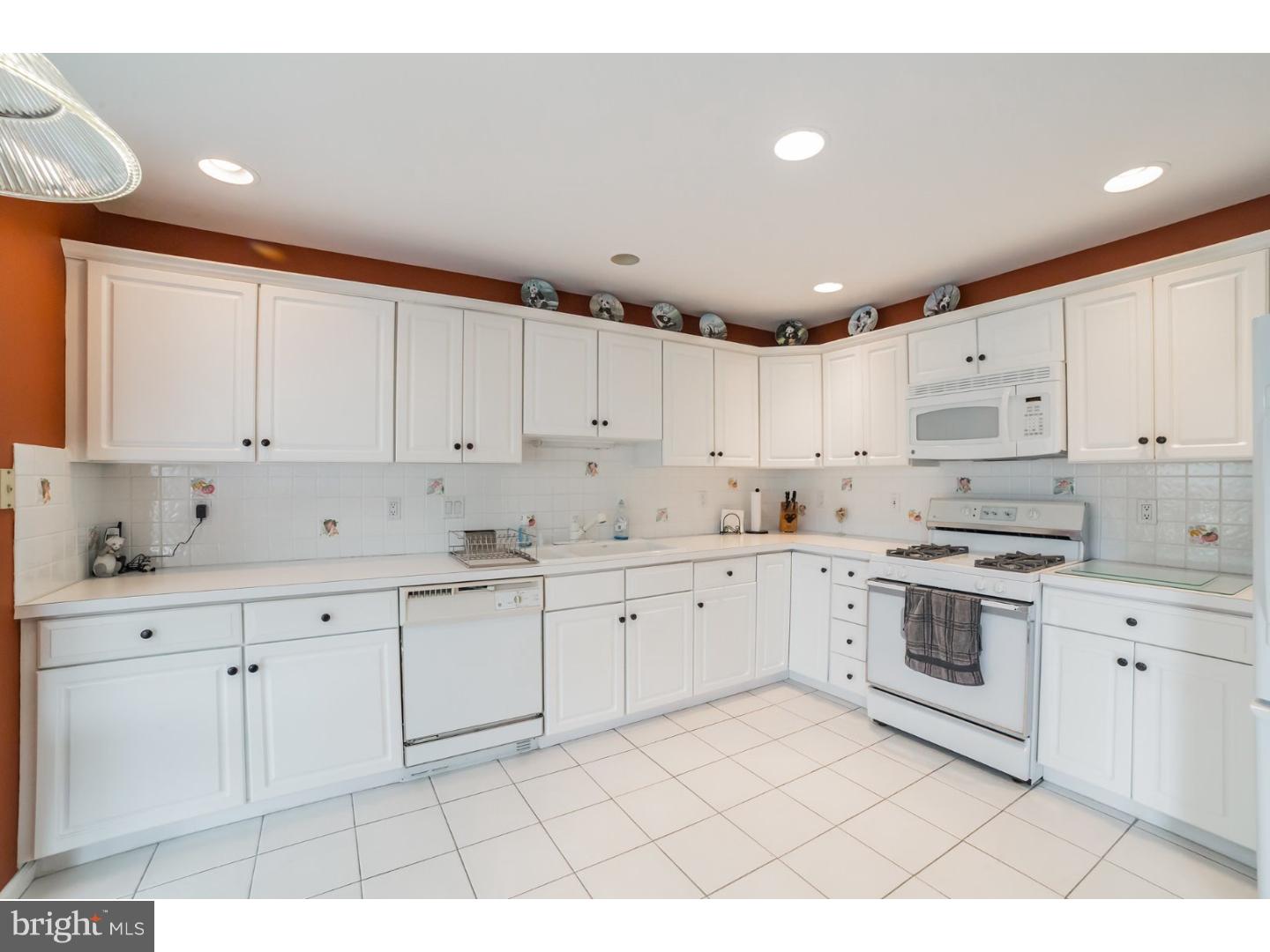 CREEKSIDE AT BLUE BELL - Residential