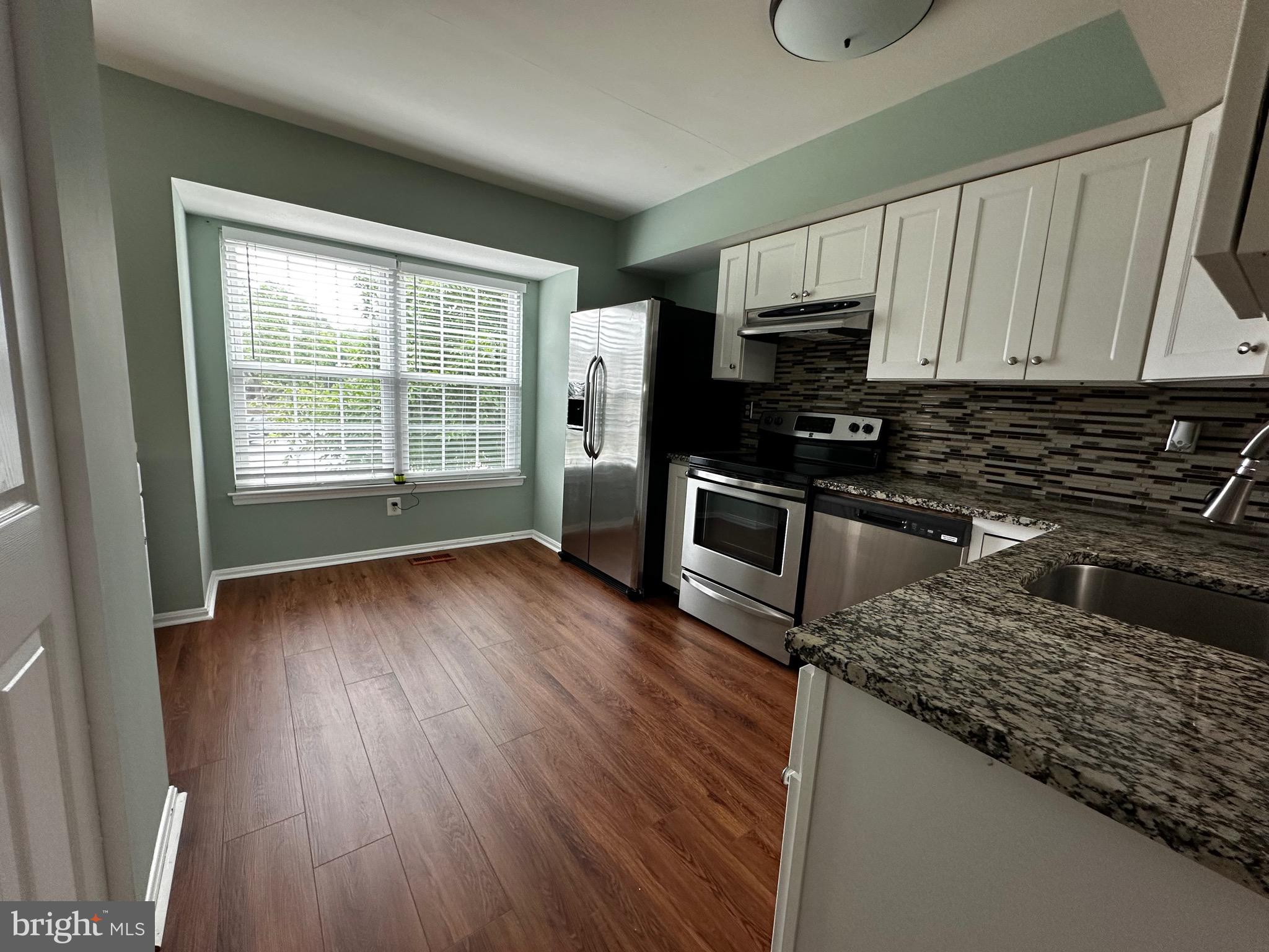 STONEY BEACH - Residential