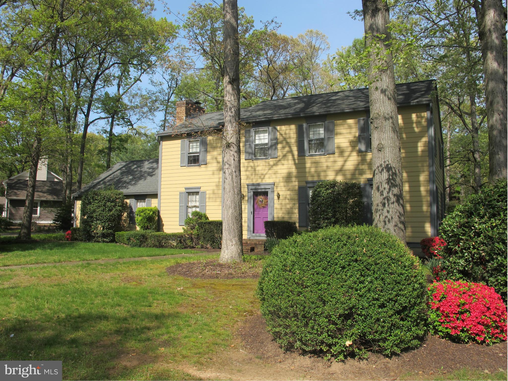 This charming Chartwell classic is a short walk to schools, Kinder Park, and the community pool.  Home offers hardwood floors throughout most of the house, a master bedroom fireplace, and a partially finished basement.  Side entry two car garage, a level lot with extensive landscaping, and plenty of mature trees.  Priced to move, pardon the boxes while we move out.