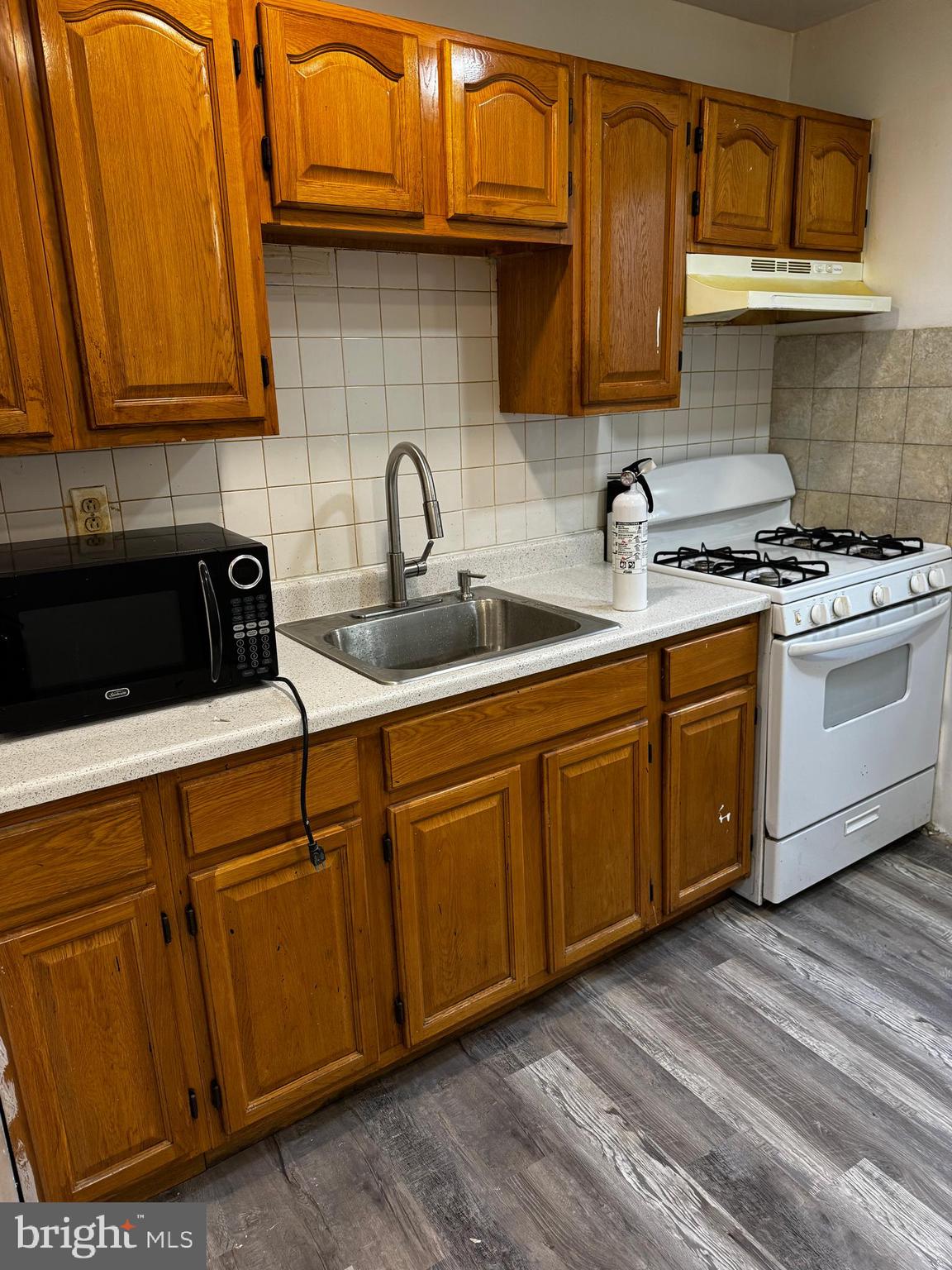 ELMWOOD PARK - Residential Income