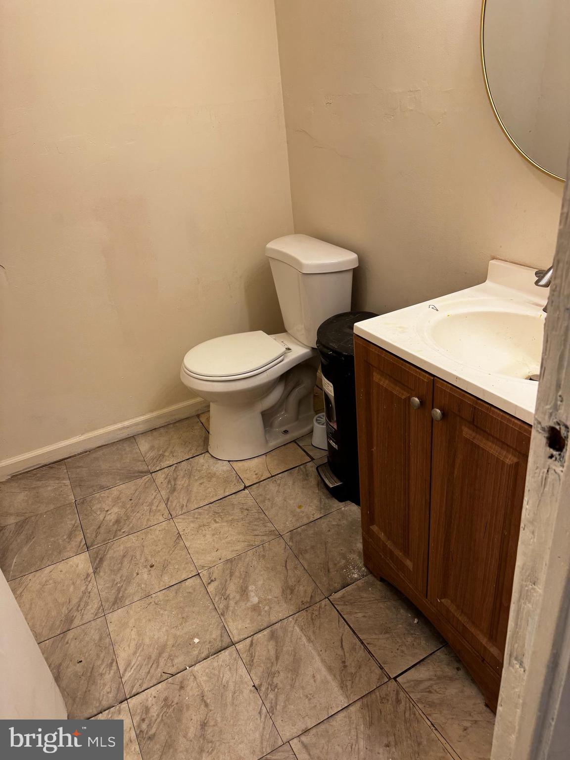 ELMWOOD PARK - Residential Income