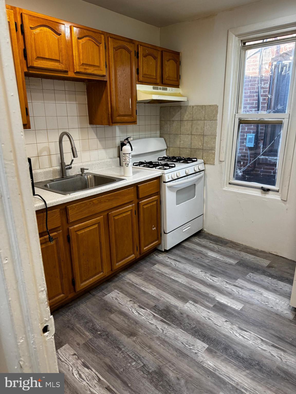 ELMWOOD PARK - Residential Income
