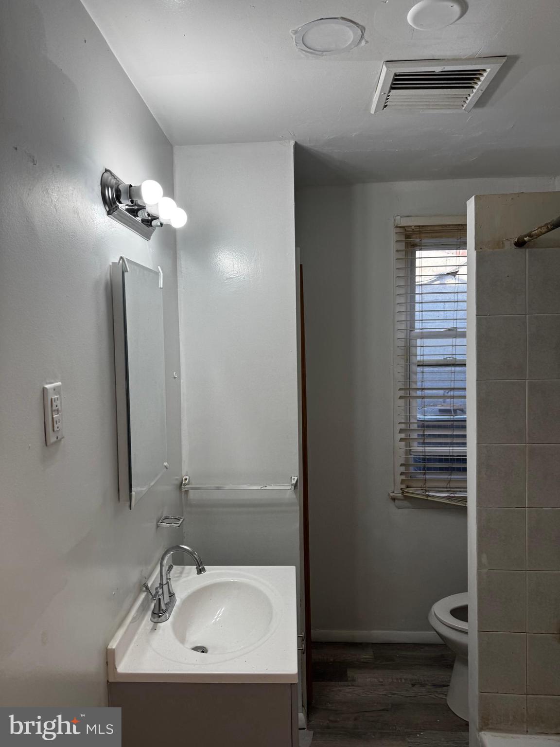 ELMWOOD PARK - Residential Income