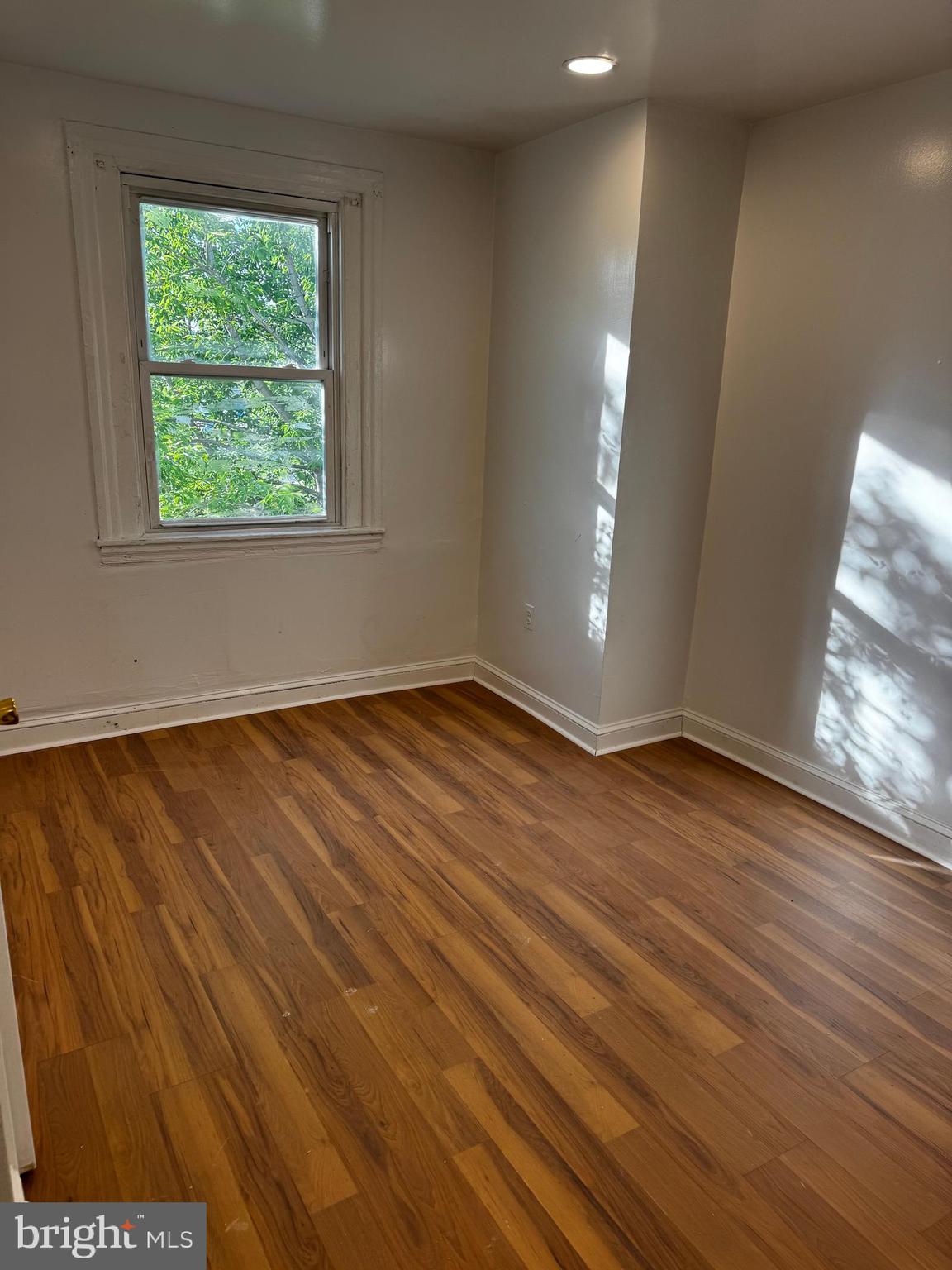 ELMWOOD PARK - Residential Income
