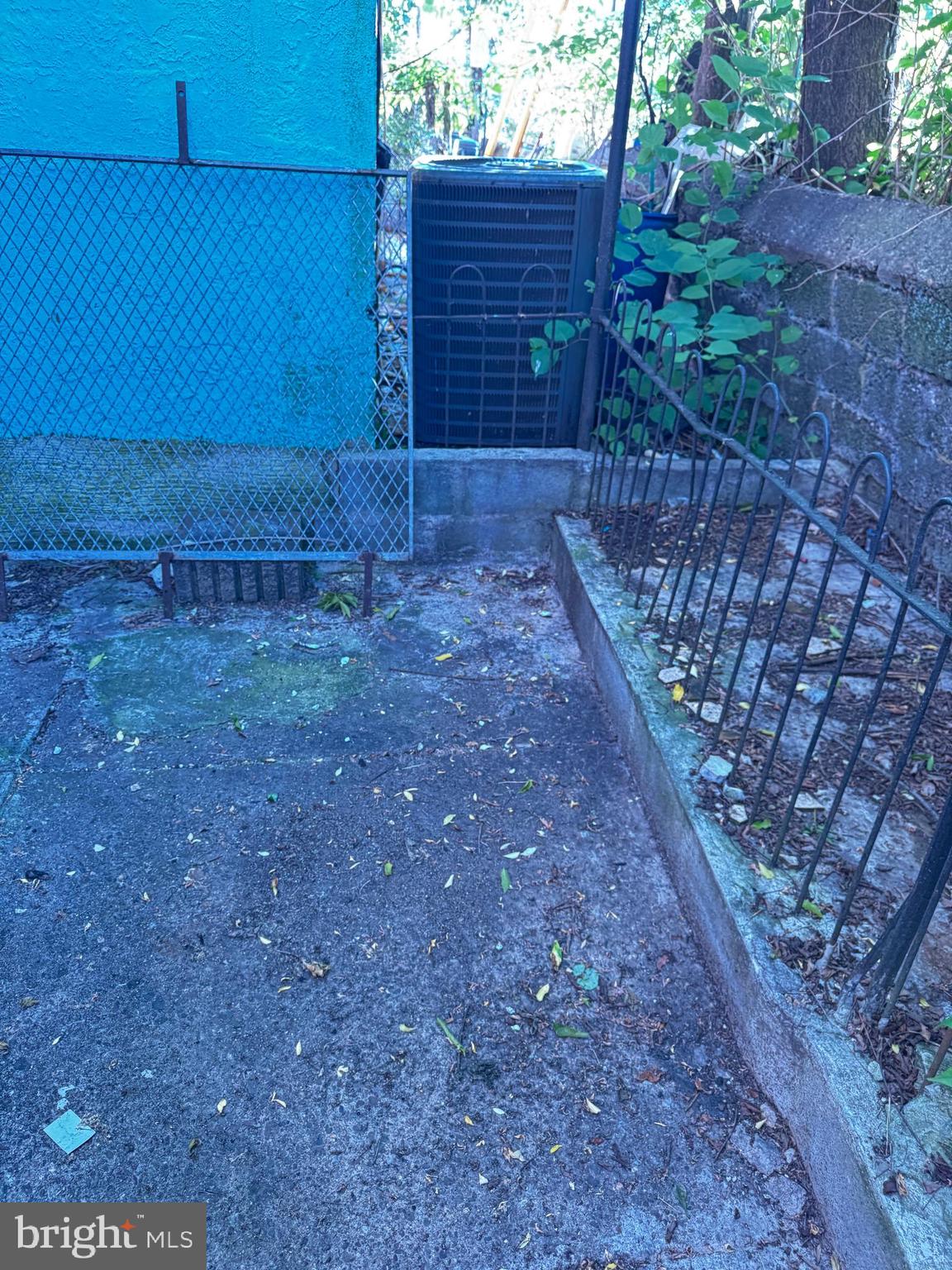 ELMWOOD PARK - Residential Income