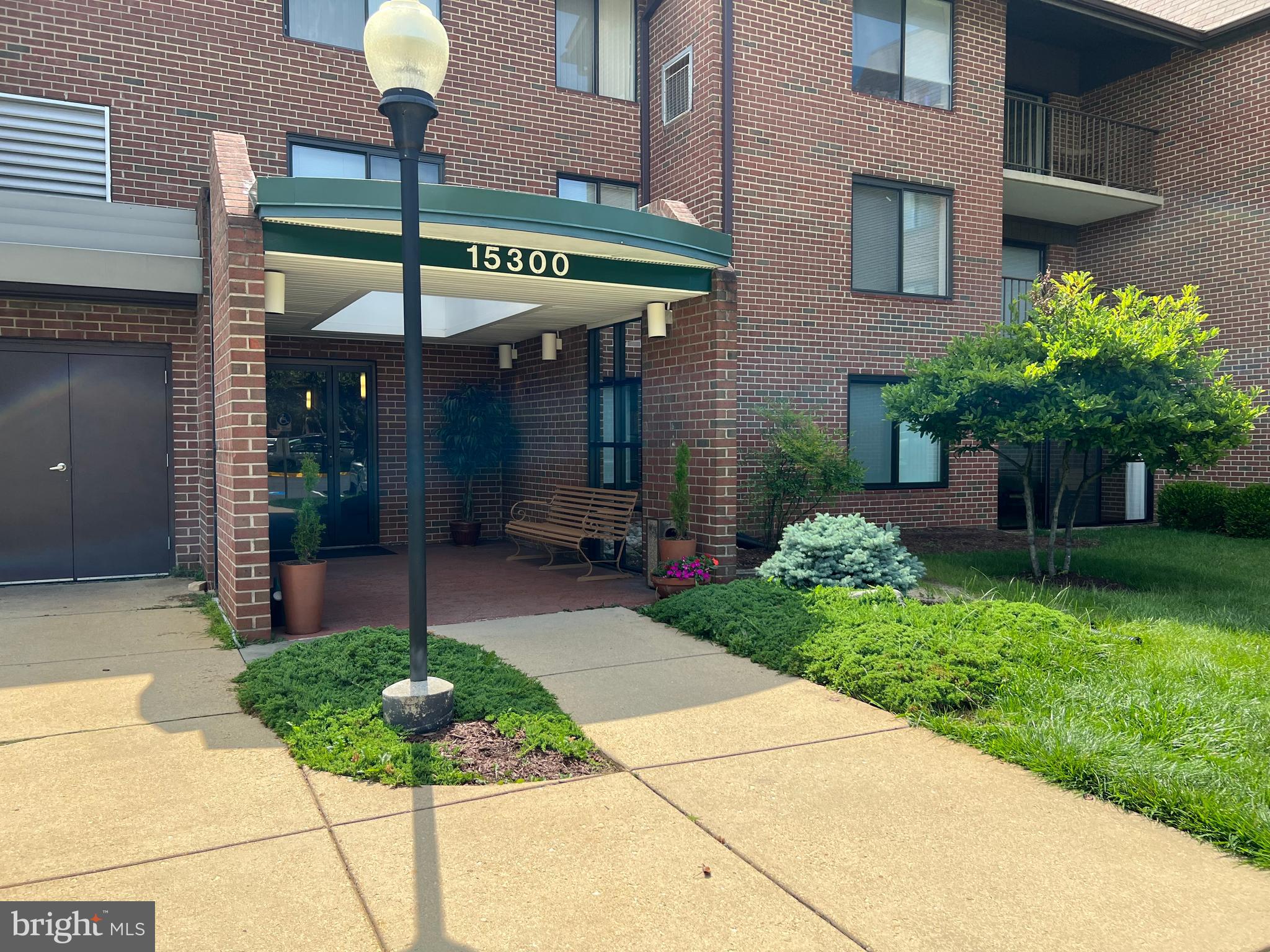 LEISURE WORLD - Residential