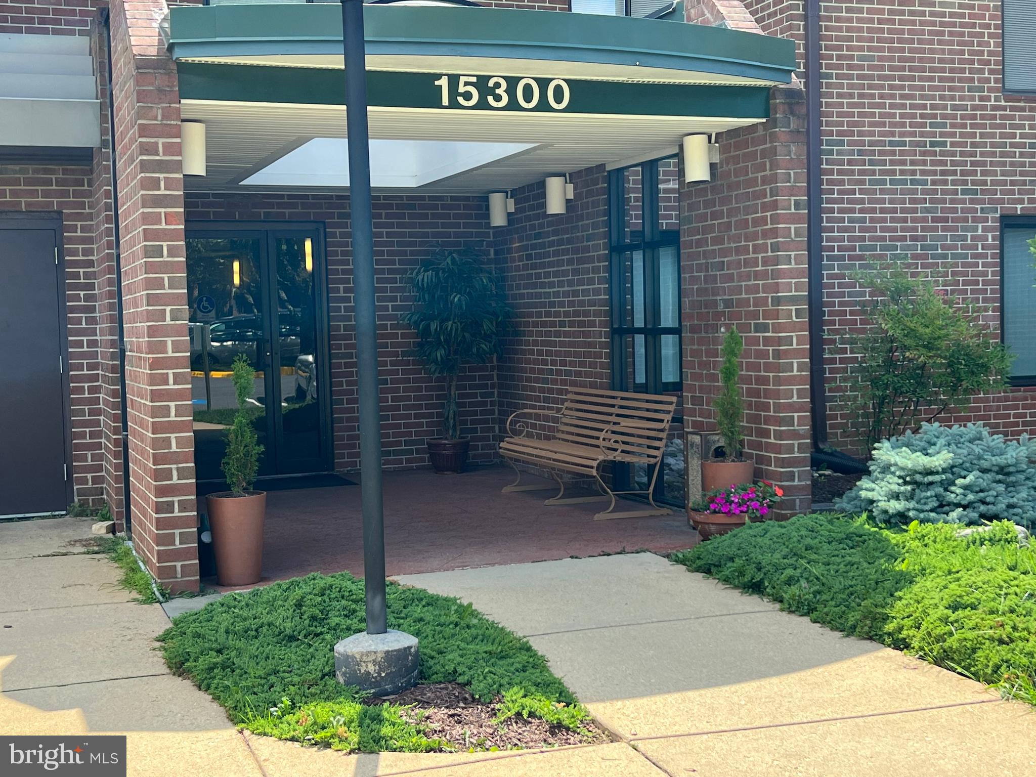 LEISURE WORLD - Residential
