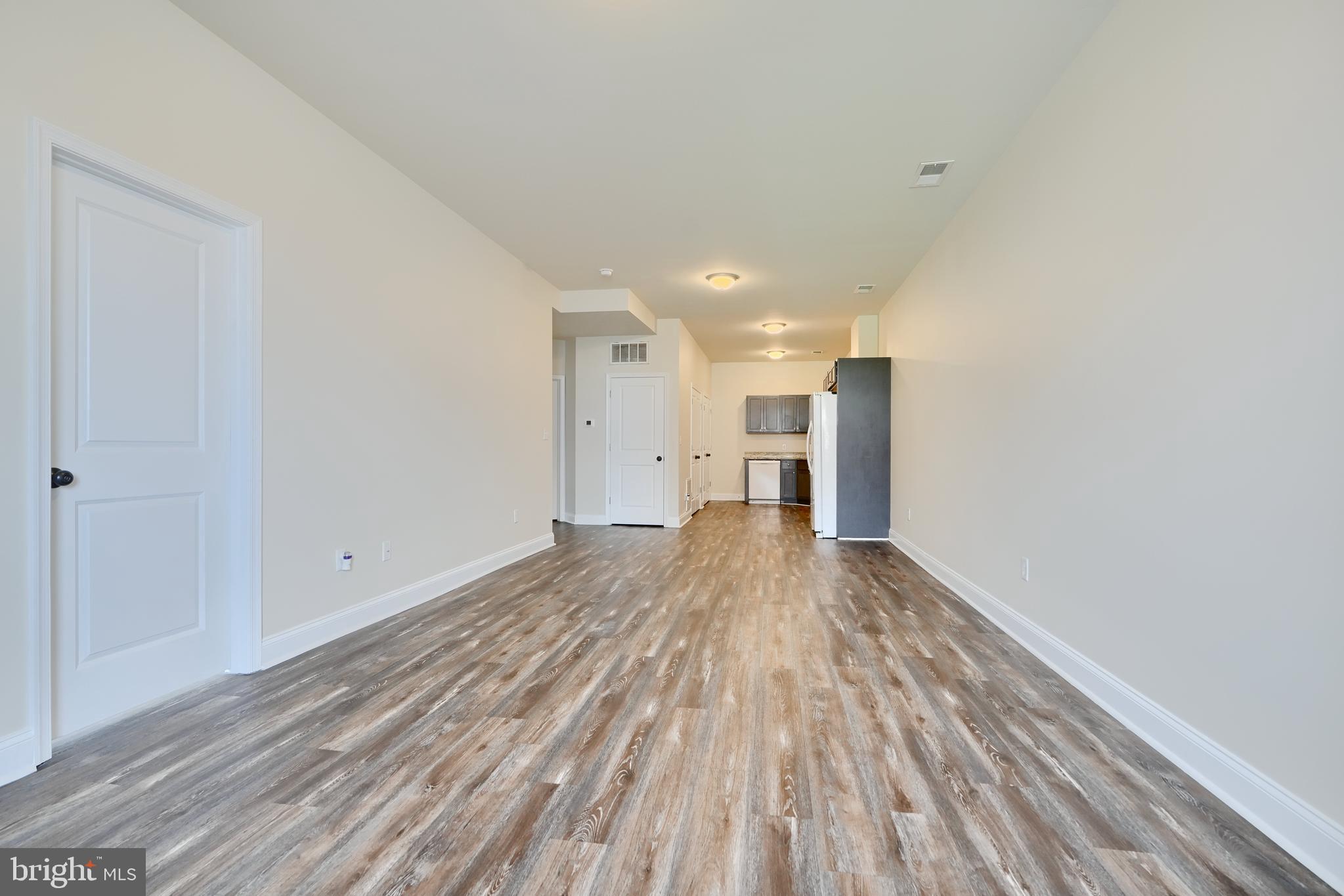 HIGHLANDTOWN - Residential