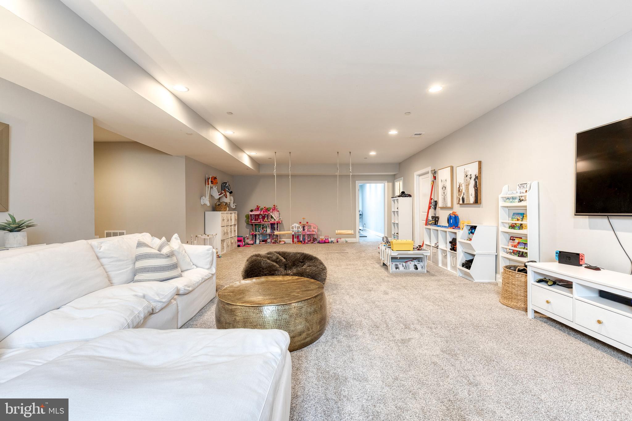 BRIAR KNOLL - Residential